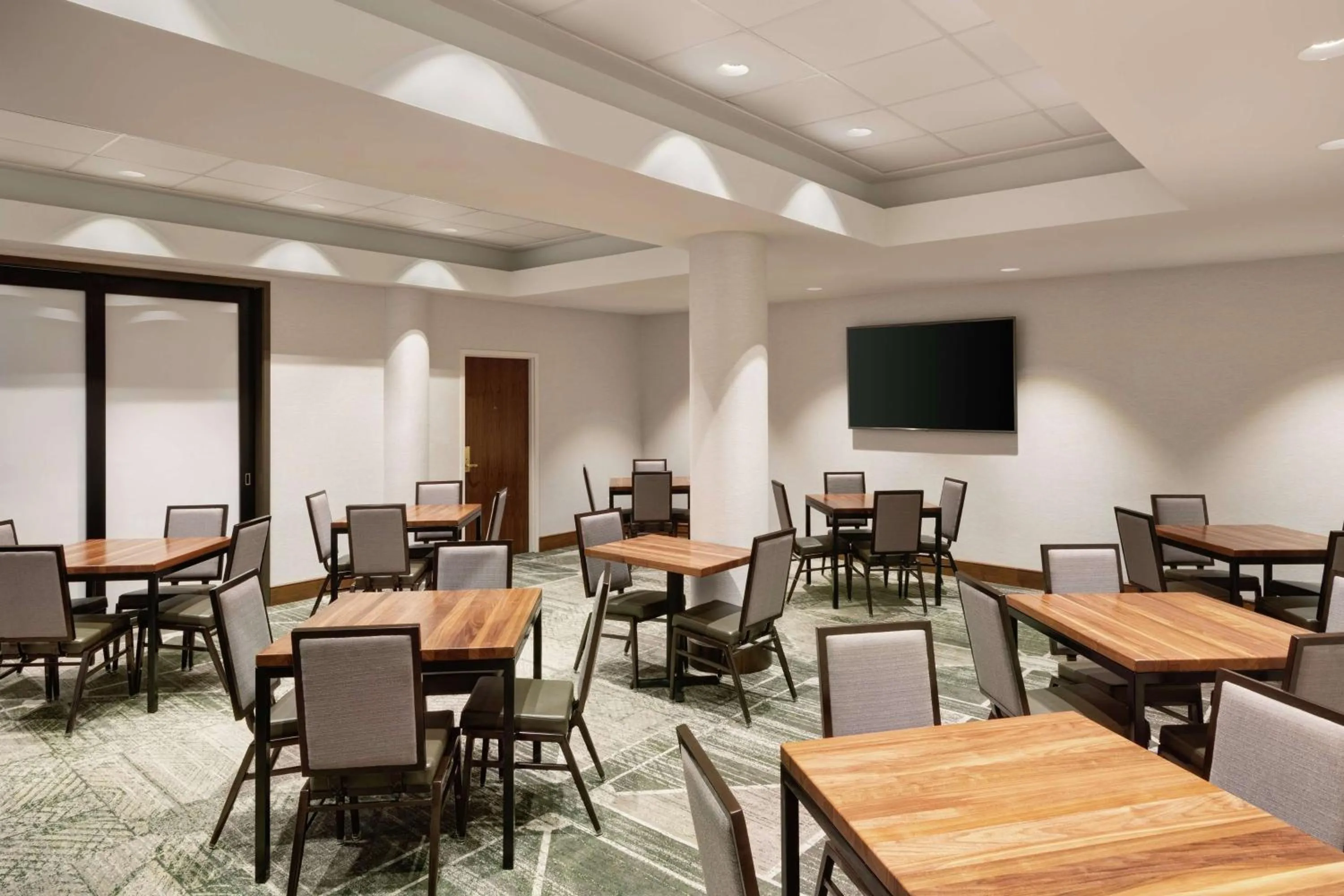 Meeting/conference room in Embassy Suites Tysons Corner
