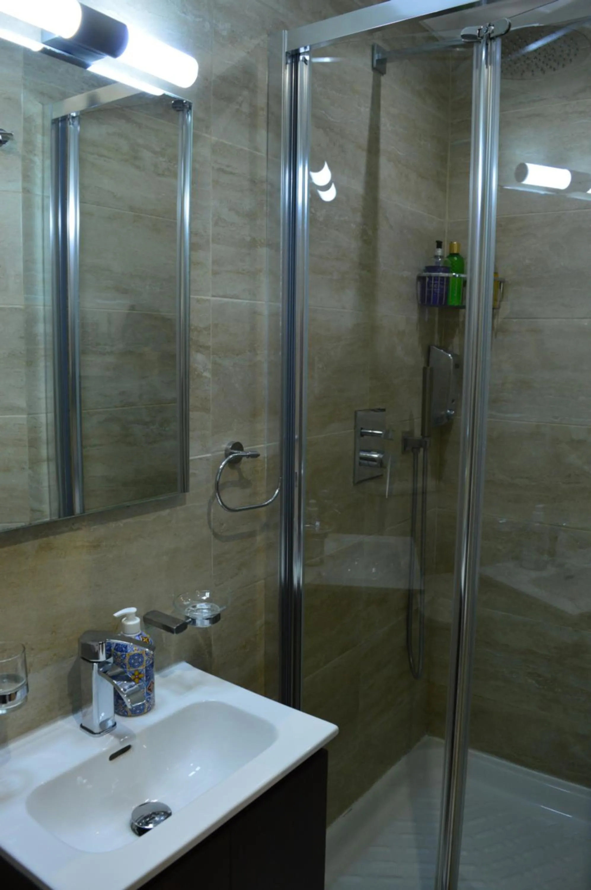 Bathroom in Fauzia B&B