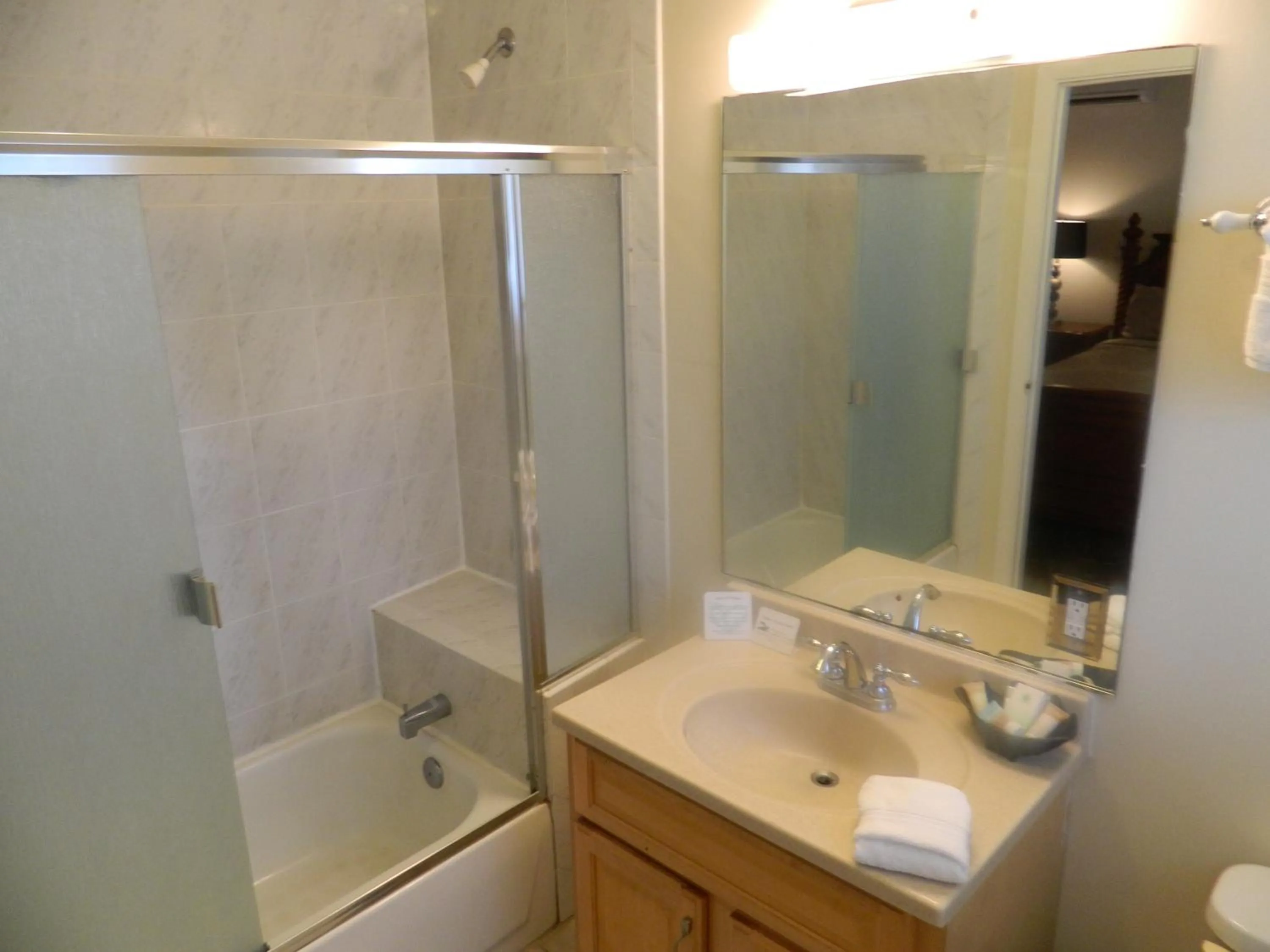 Bathroom in Hotel Coral Reef