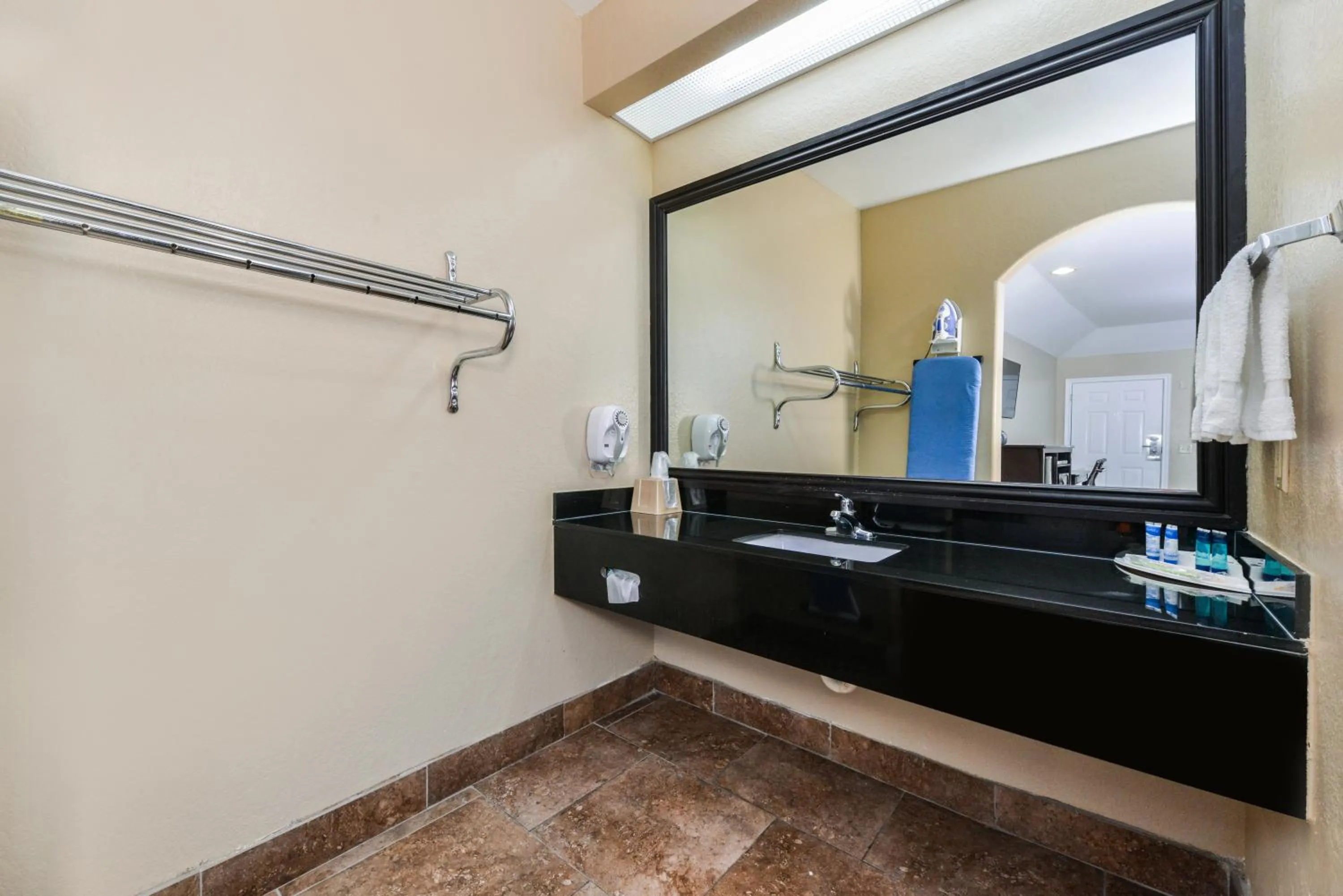 Scottish Inn and Suites Highway Six South