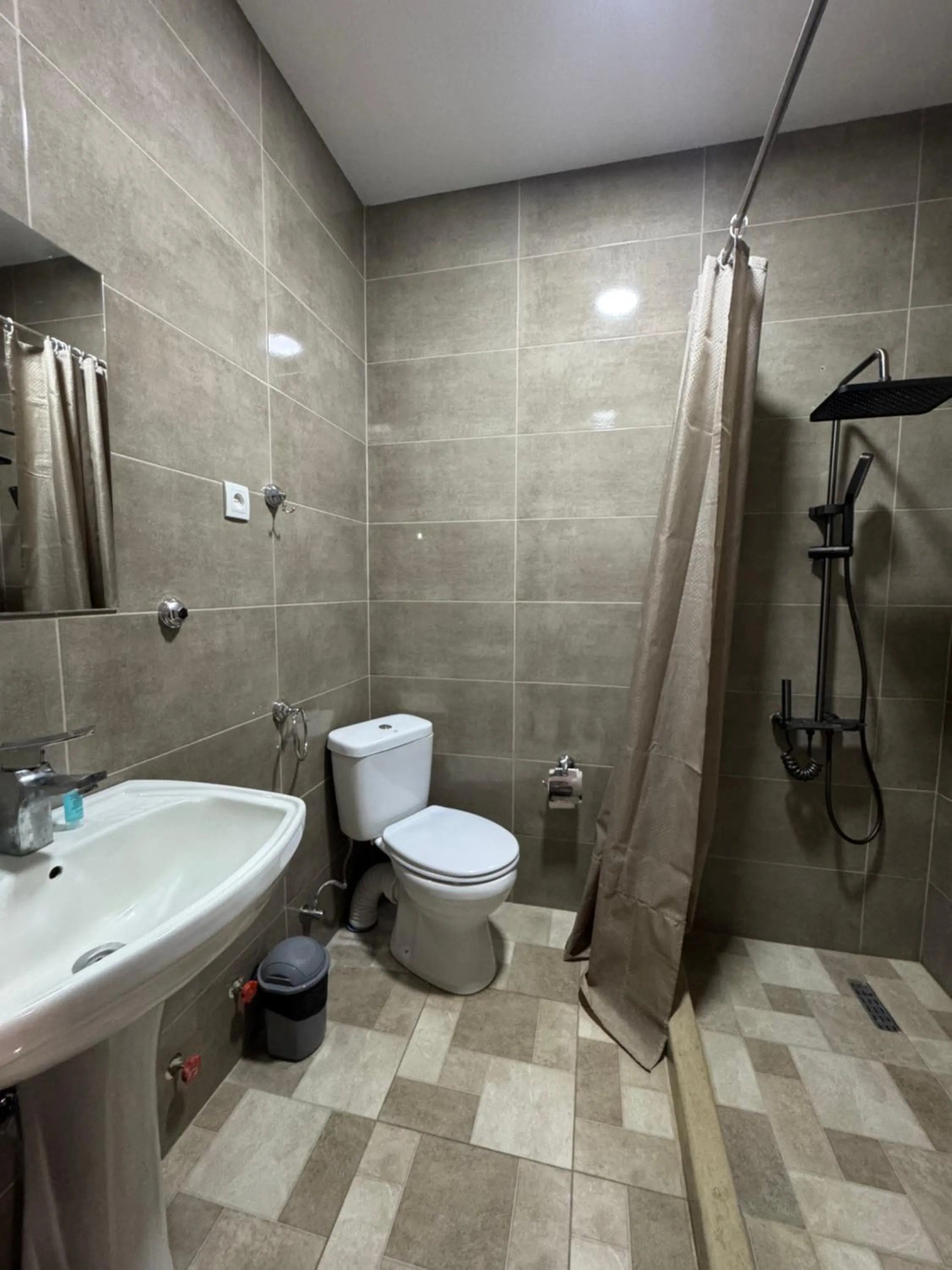 Shower in Hotel Giorgi