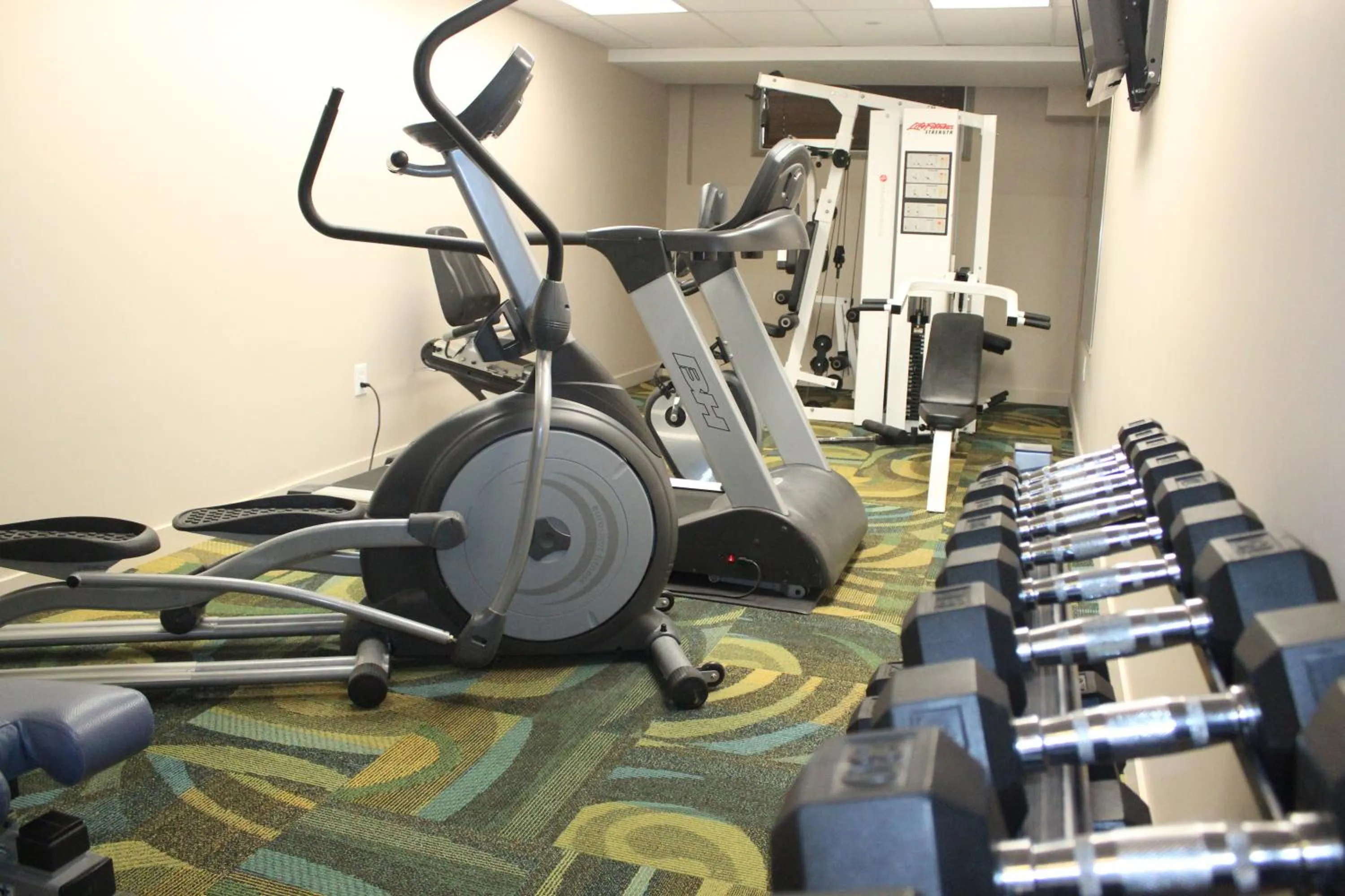 Fitness centre/facilities in Travelodge by Wyndham Fort McMurray