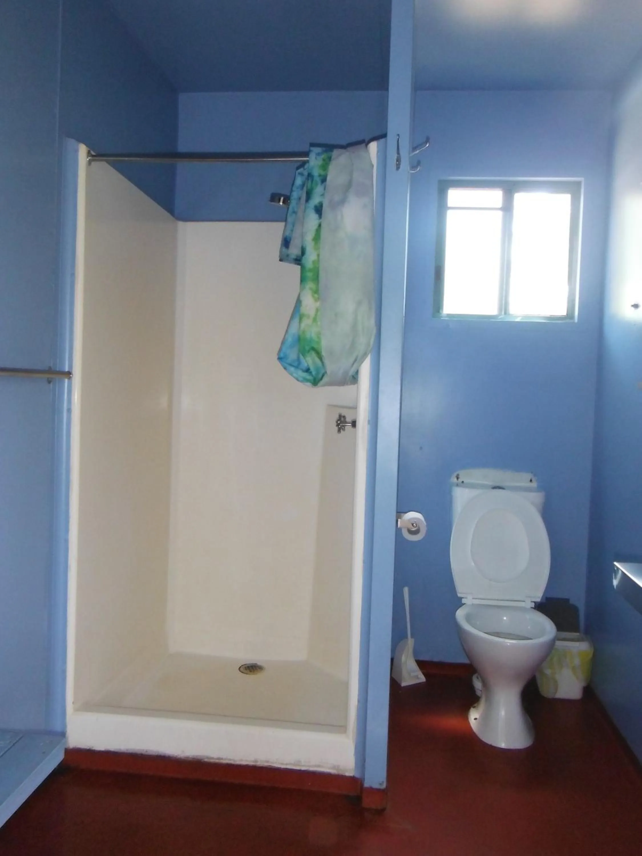 Shower in Anchorage Weipa