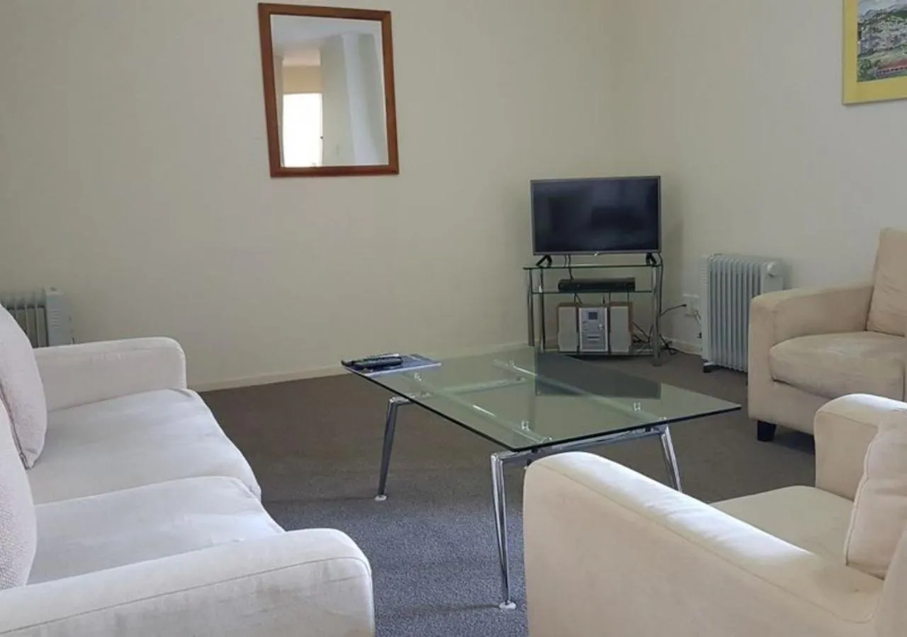 Kitchen or kitchenette in Courtenay Village