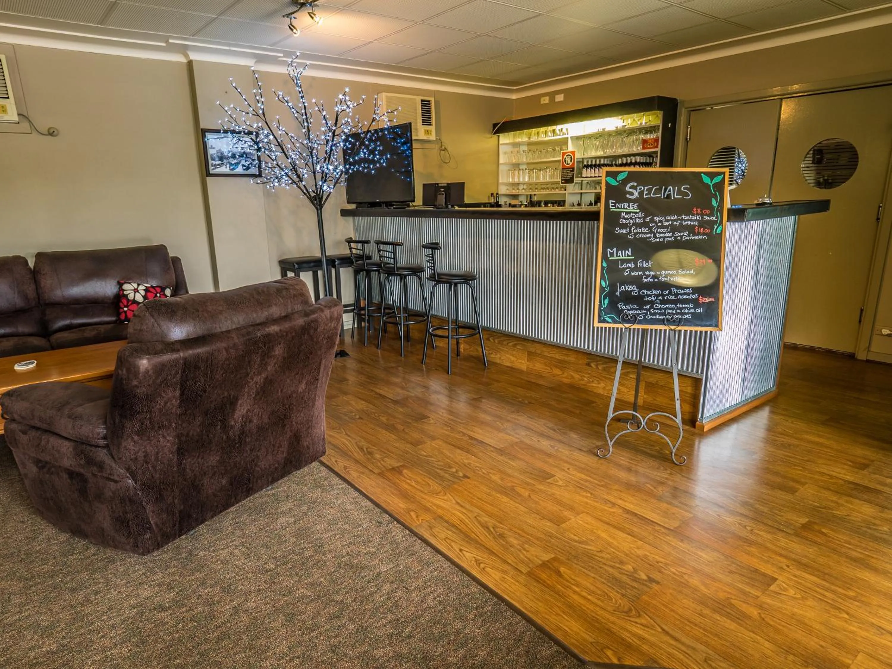 Area and facilities in Casino Motor Inn