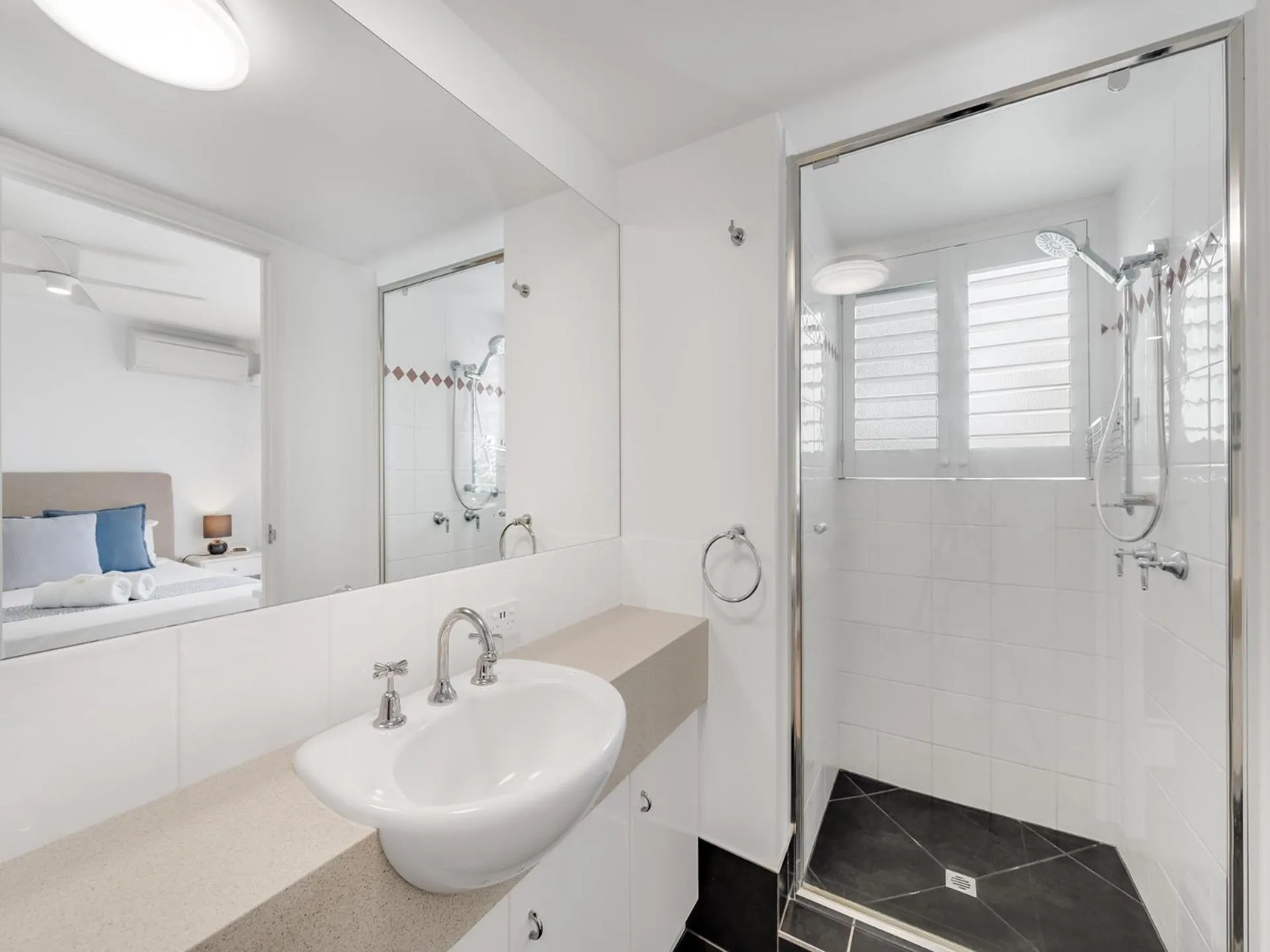 Shower in Waterview Resort