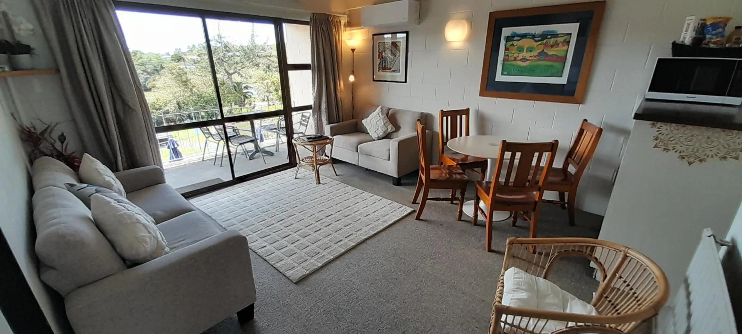 Waterfalls Estate - Motel & Campground