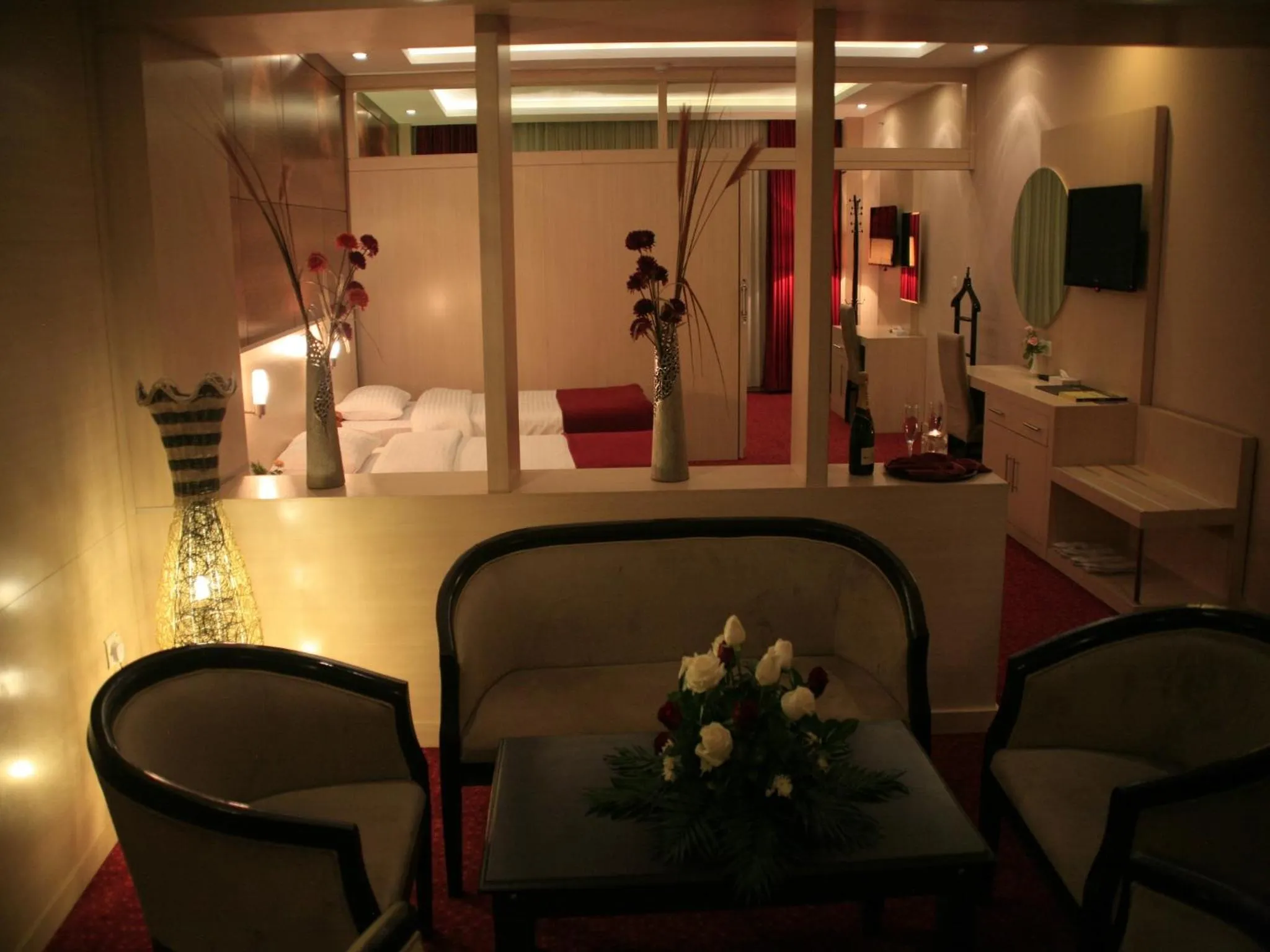 Photo of the whole room in Van Royal Hotel