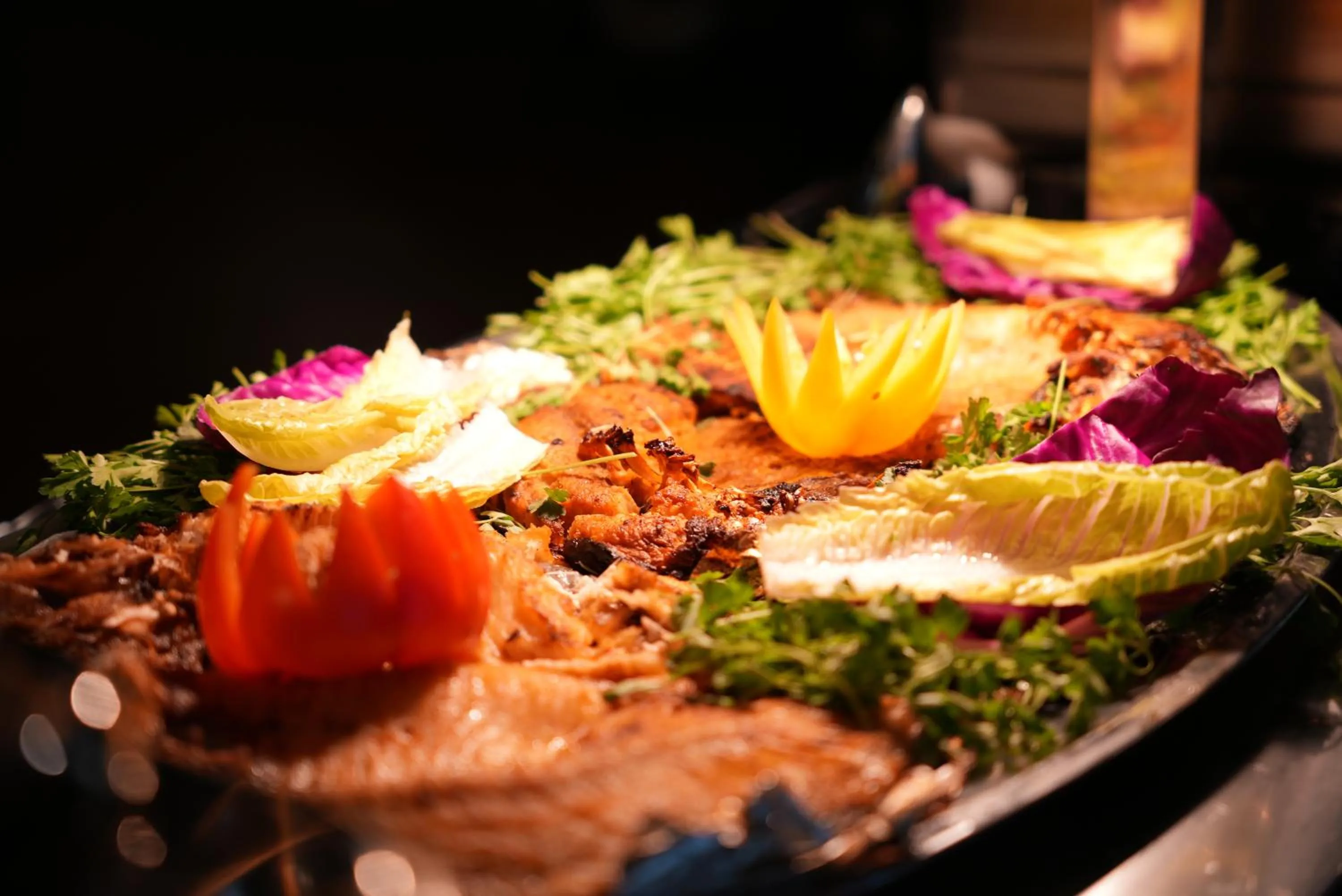 Restaurant/places to eat in Van Royal Hotel