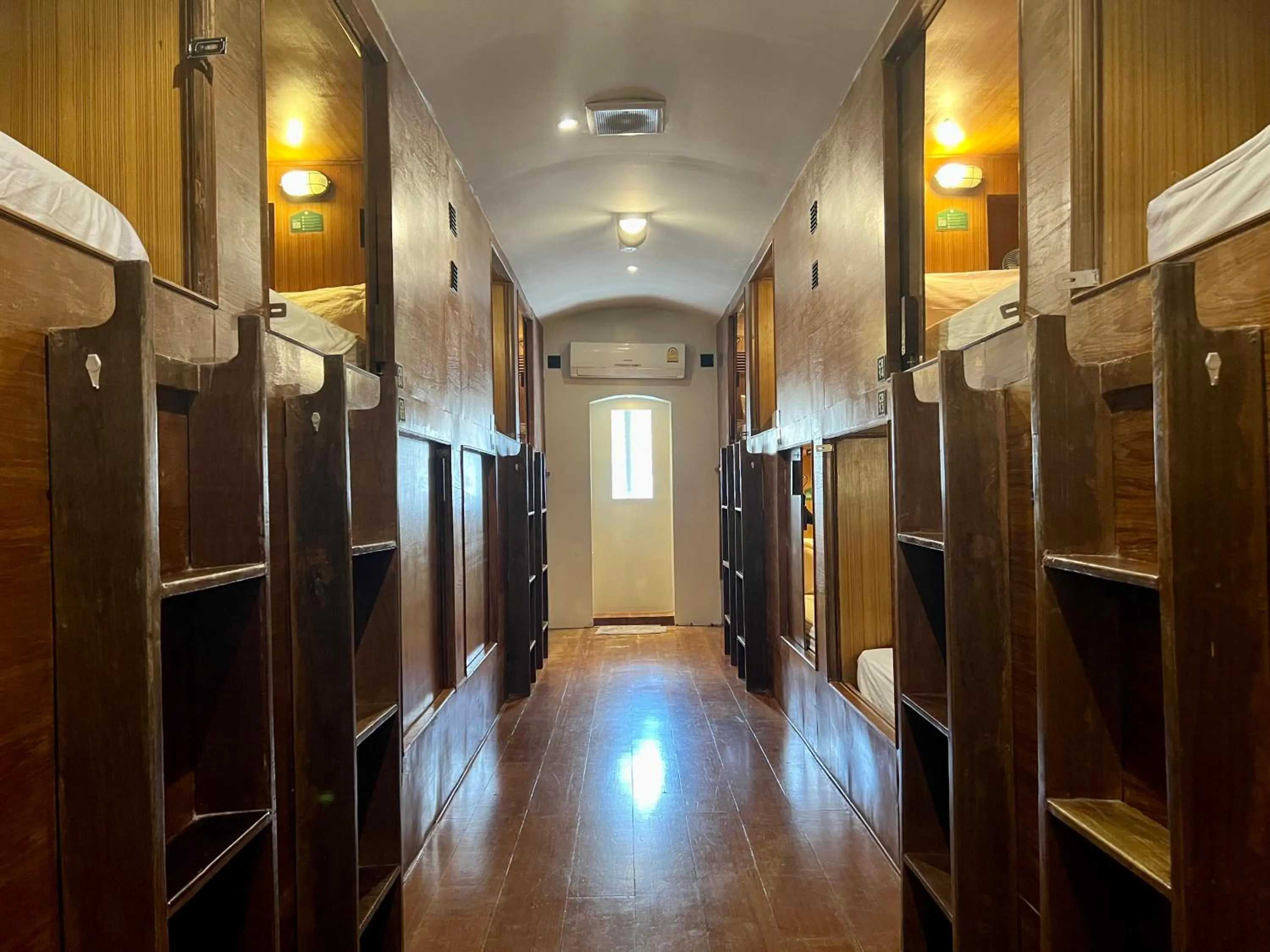 bunk bed in Suneta Hostel Khaosan