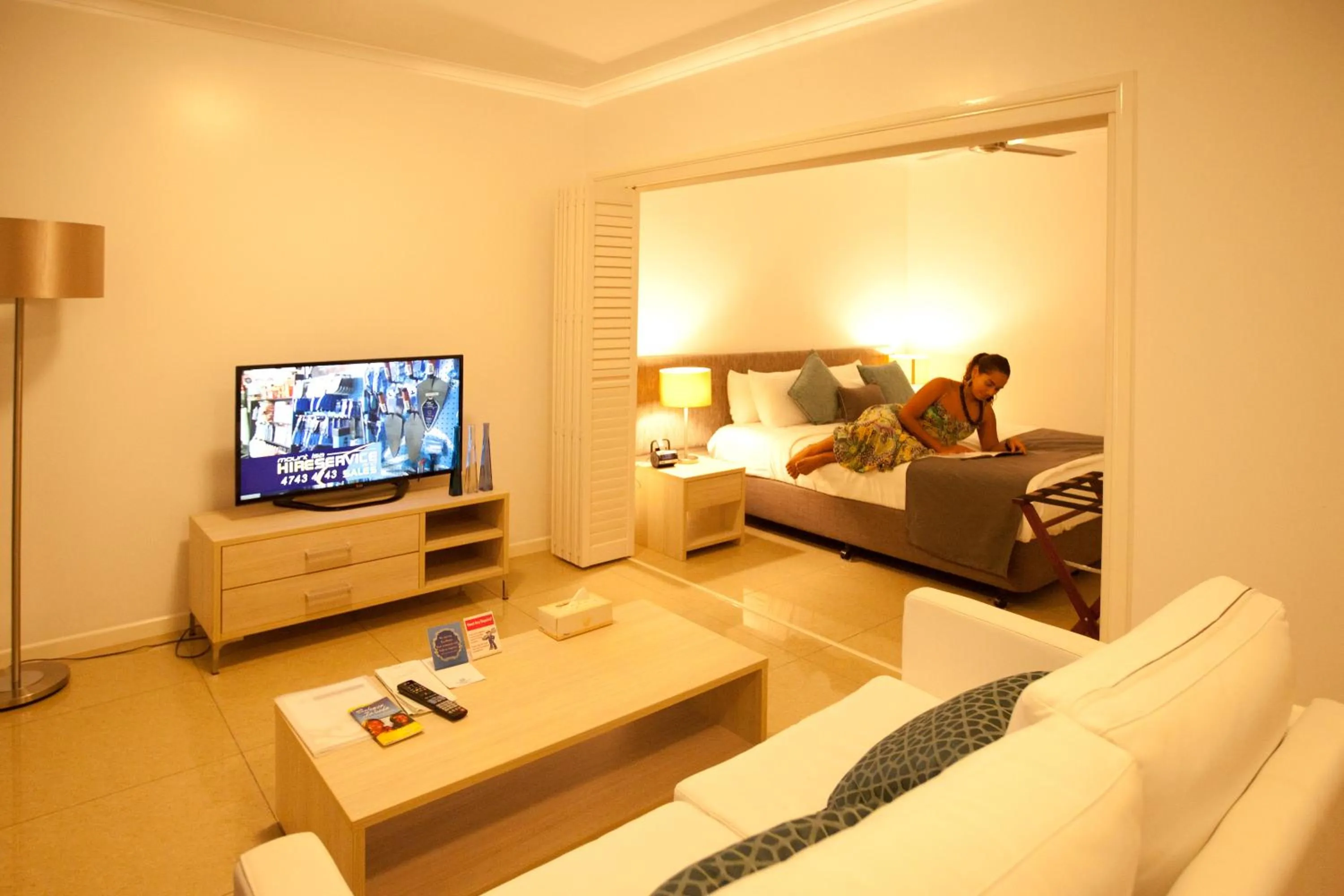 Guests, Bed in Heritage Park Hotel