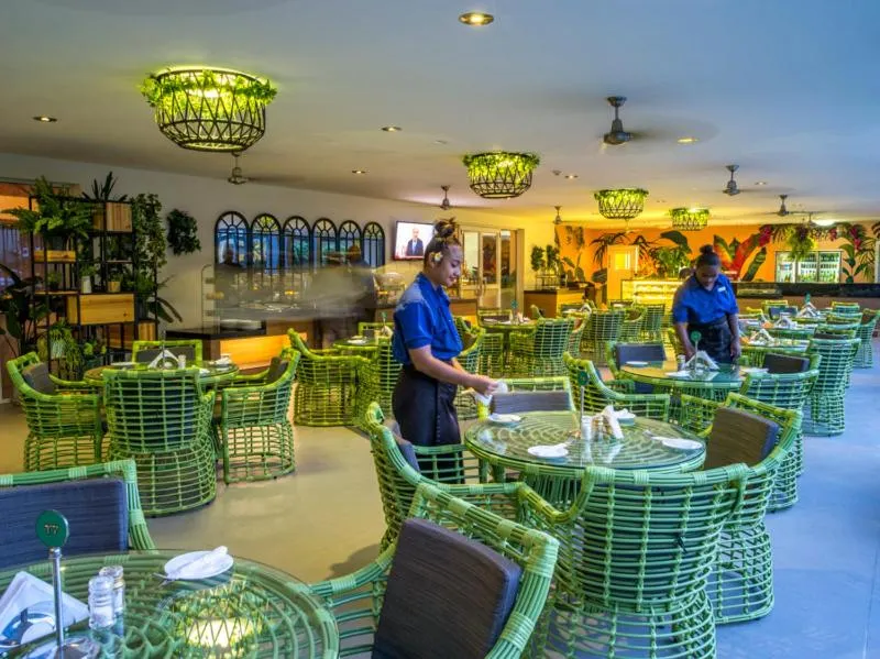 Restaurant/places to eat in Heritage Park Hotel