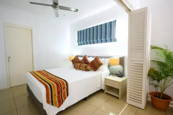 Bed in Heritage Park Hotel