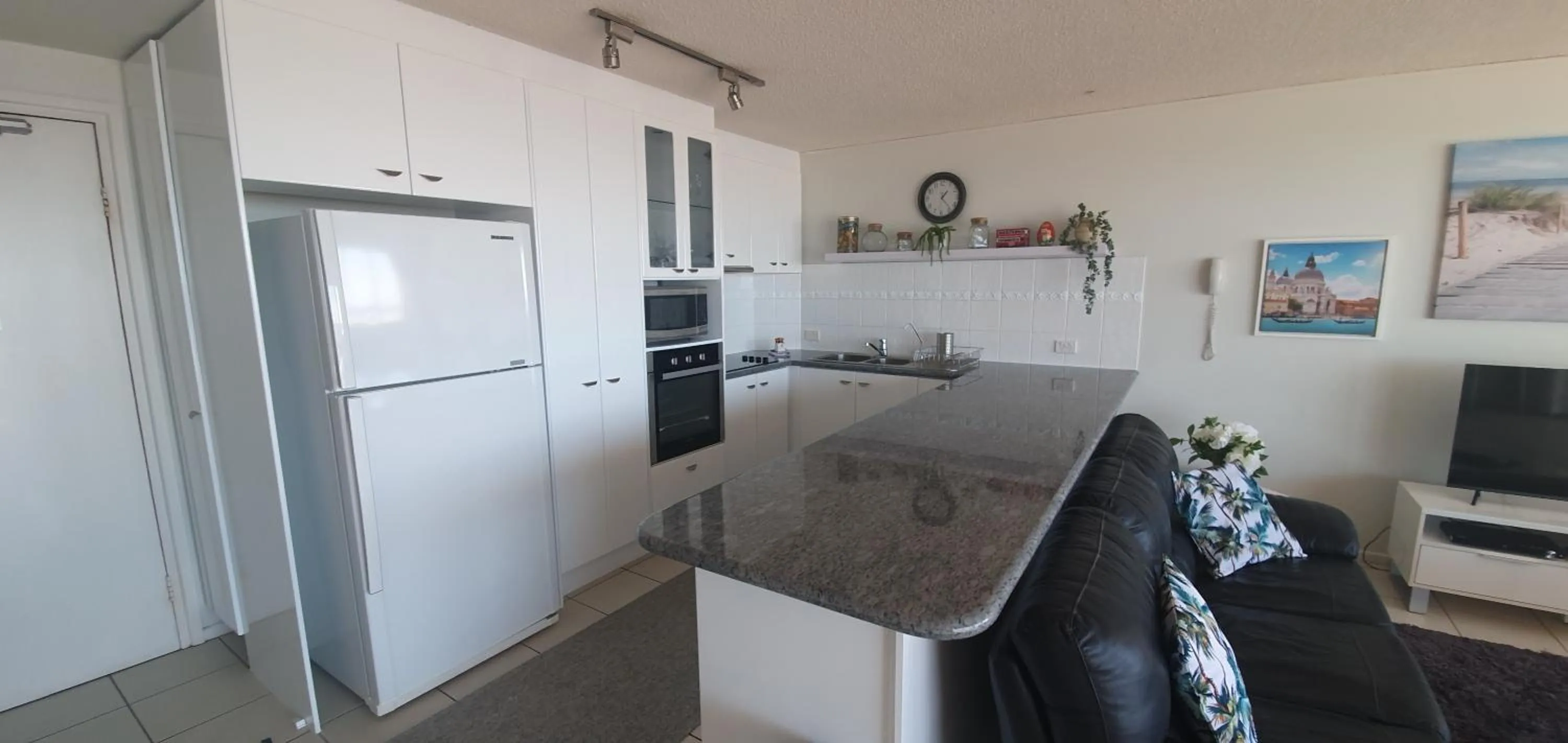 Kitchen or kitchenette in Key Largo Maroochydore