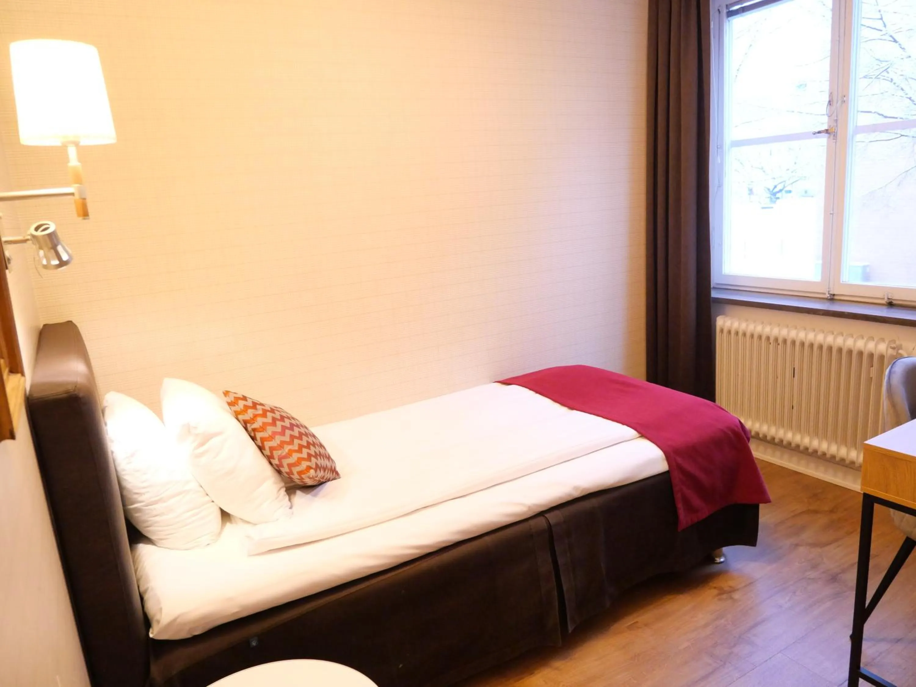 Property building, Bed in Hotell Arkad