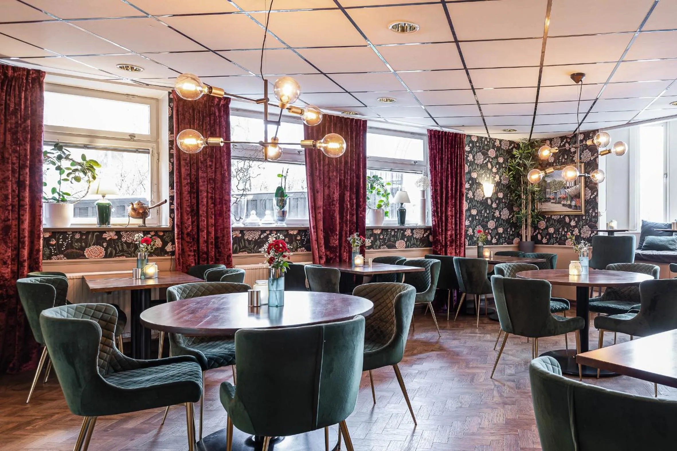 Restaurant/places to eat in Hotell Arkad