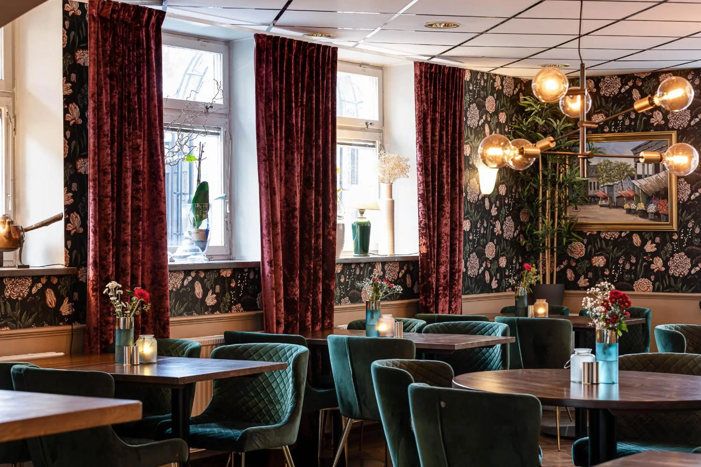 Restaurant/places to eat in Hotell Arkad