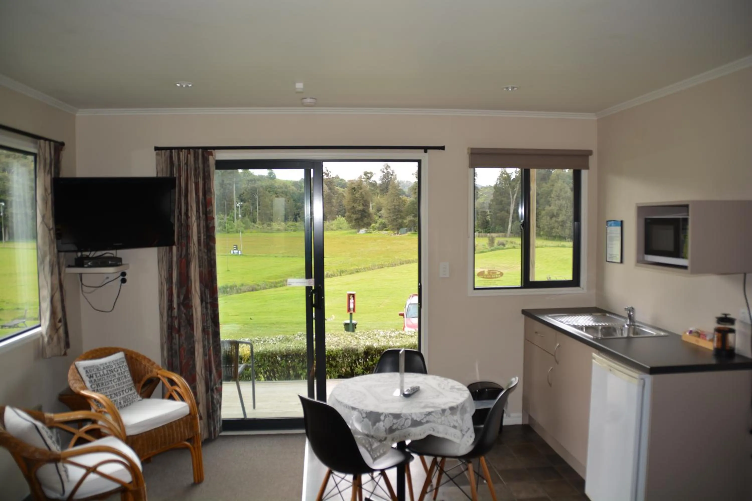 Kitchen or kitchenette in Waitomo TOP 10 Holiday Park