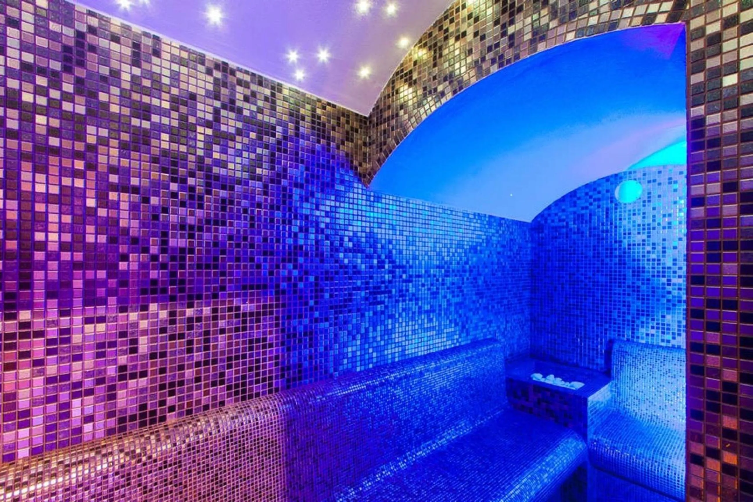 Steam room in Hotel Orizont Cozia