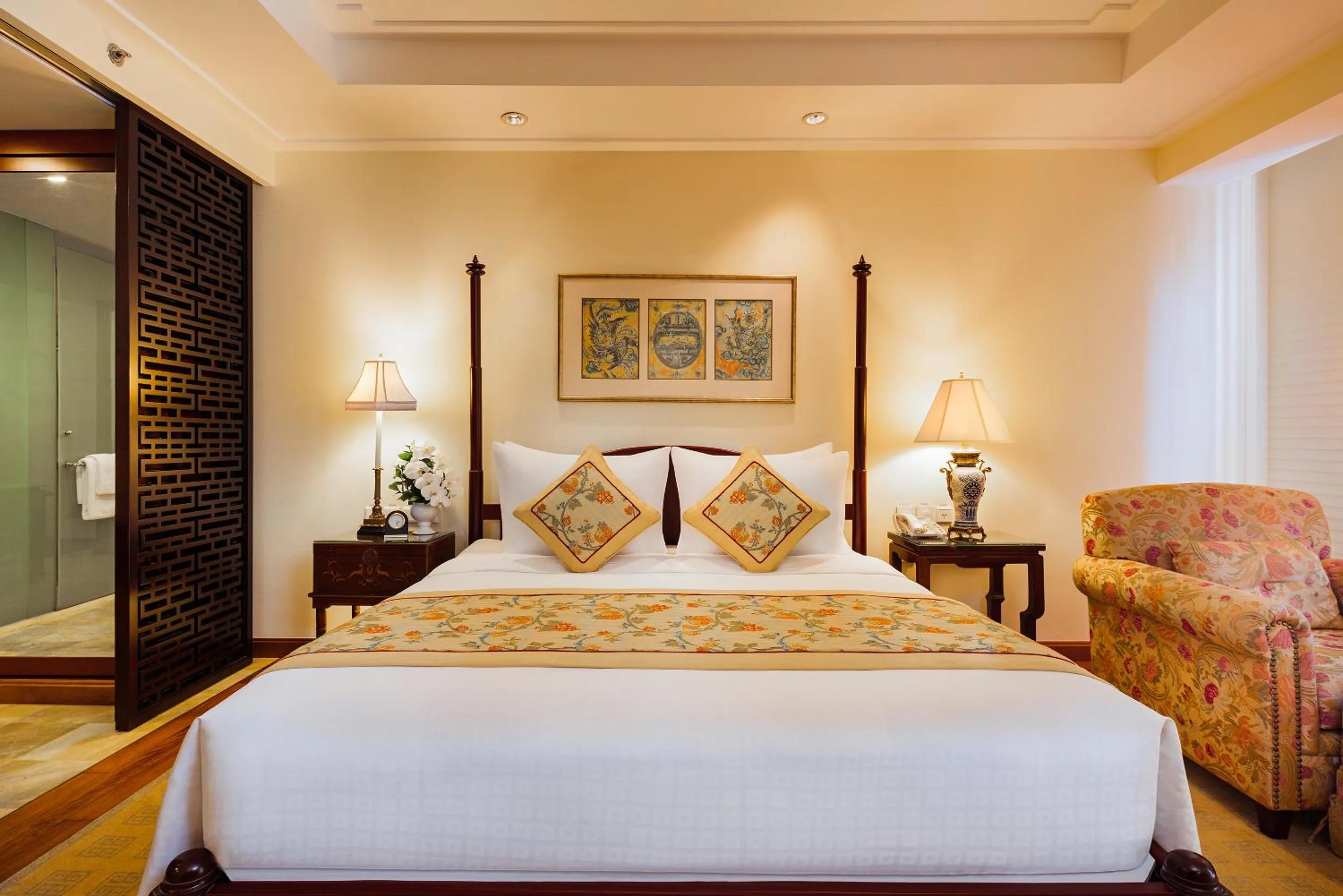 Bed in Indochine Palace