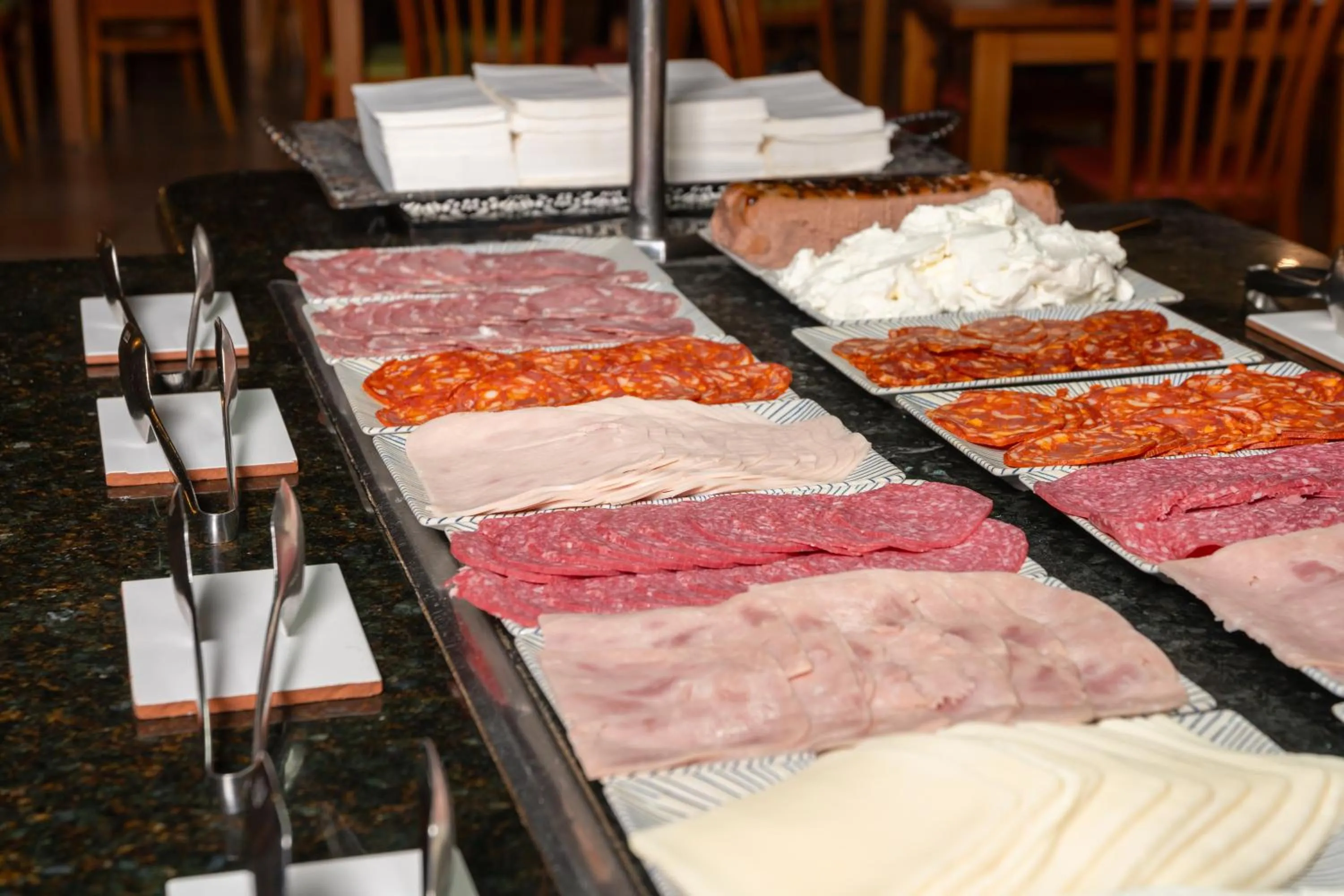 Buffet breakfast in HOVIMA Jardin Caleta