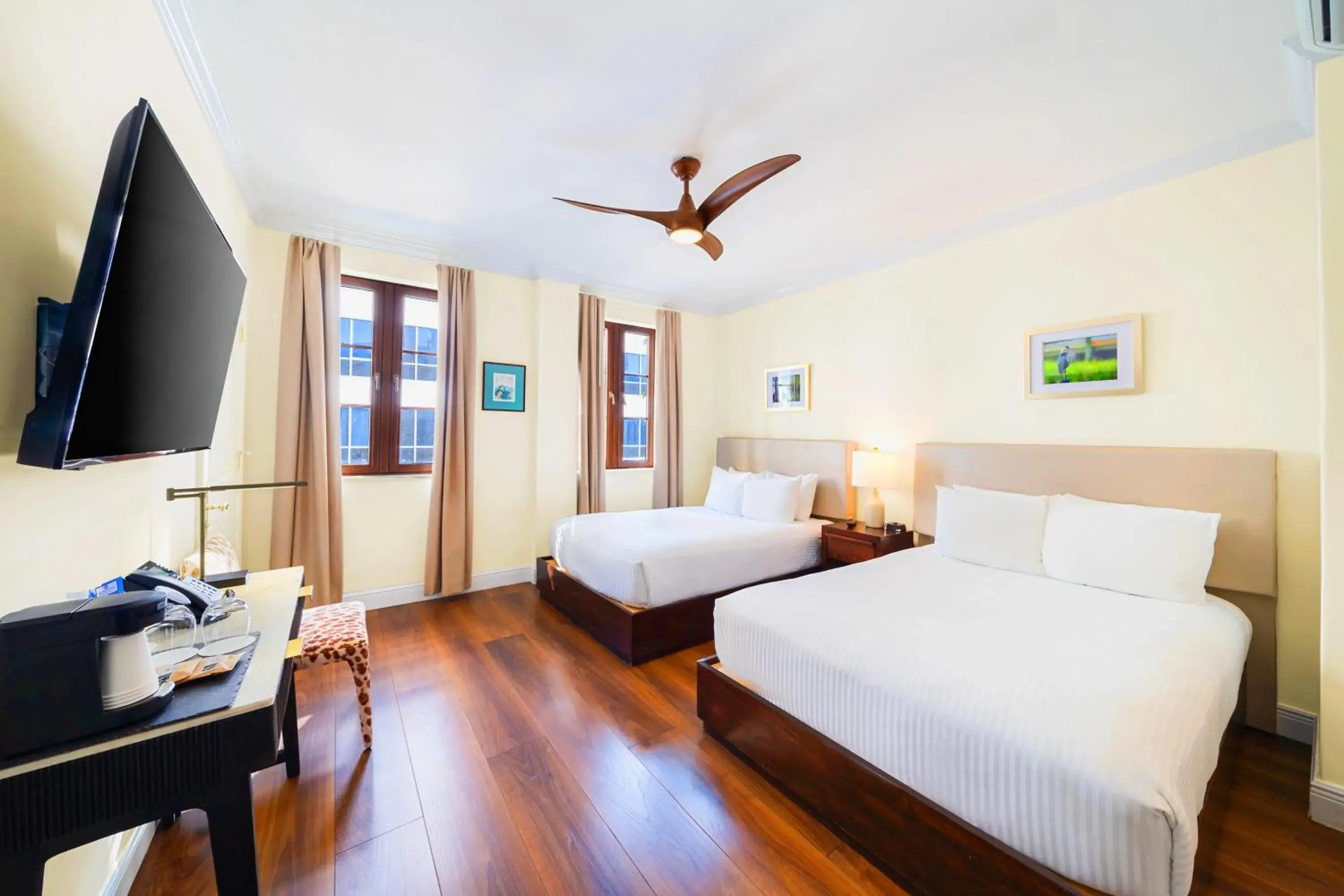 Deluxe Double Room in Hotel St. Michel Deluxe Double Room in Hotel St. Michel