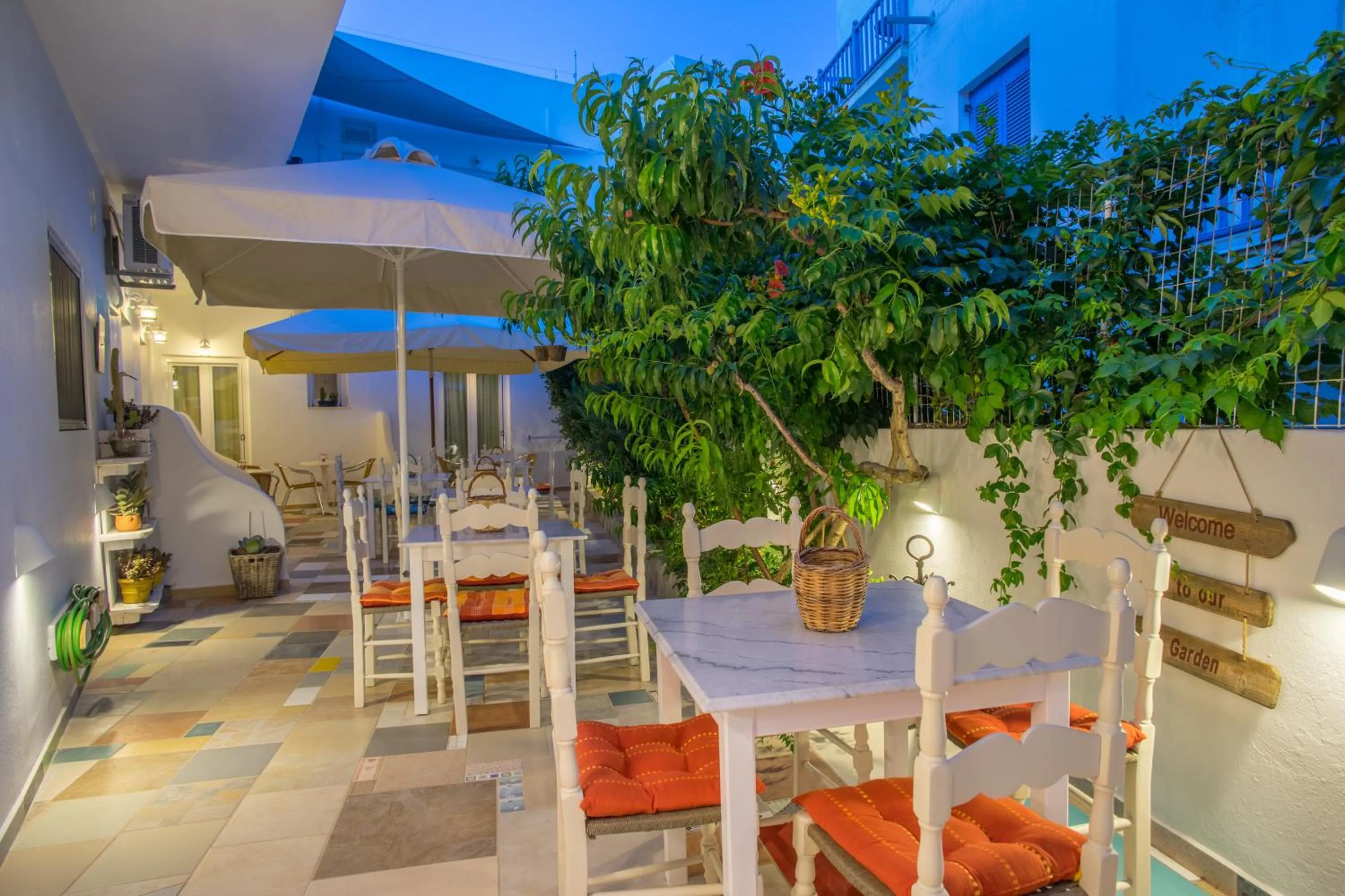 Restaurant/places to eat in Hotel Cyclades