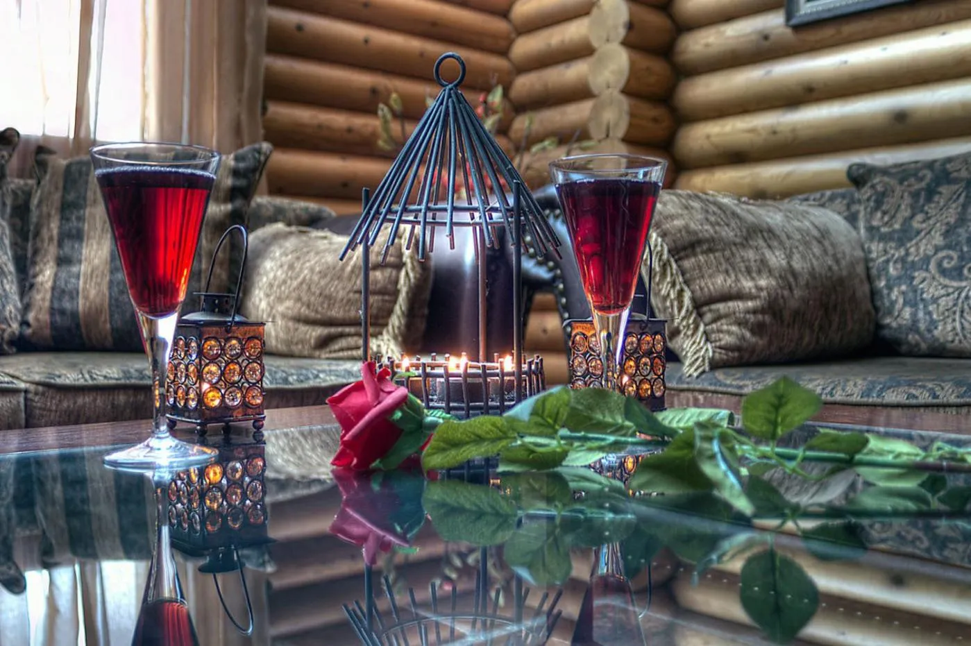 Decorative detail in To Xilino Chorio