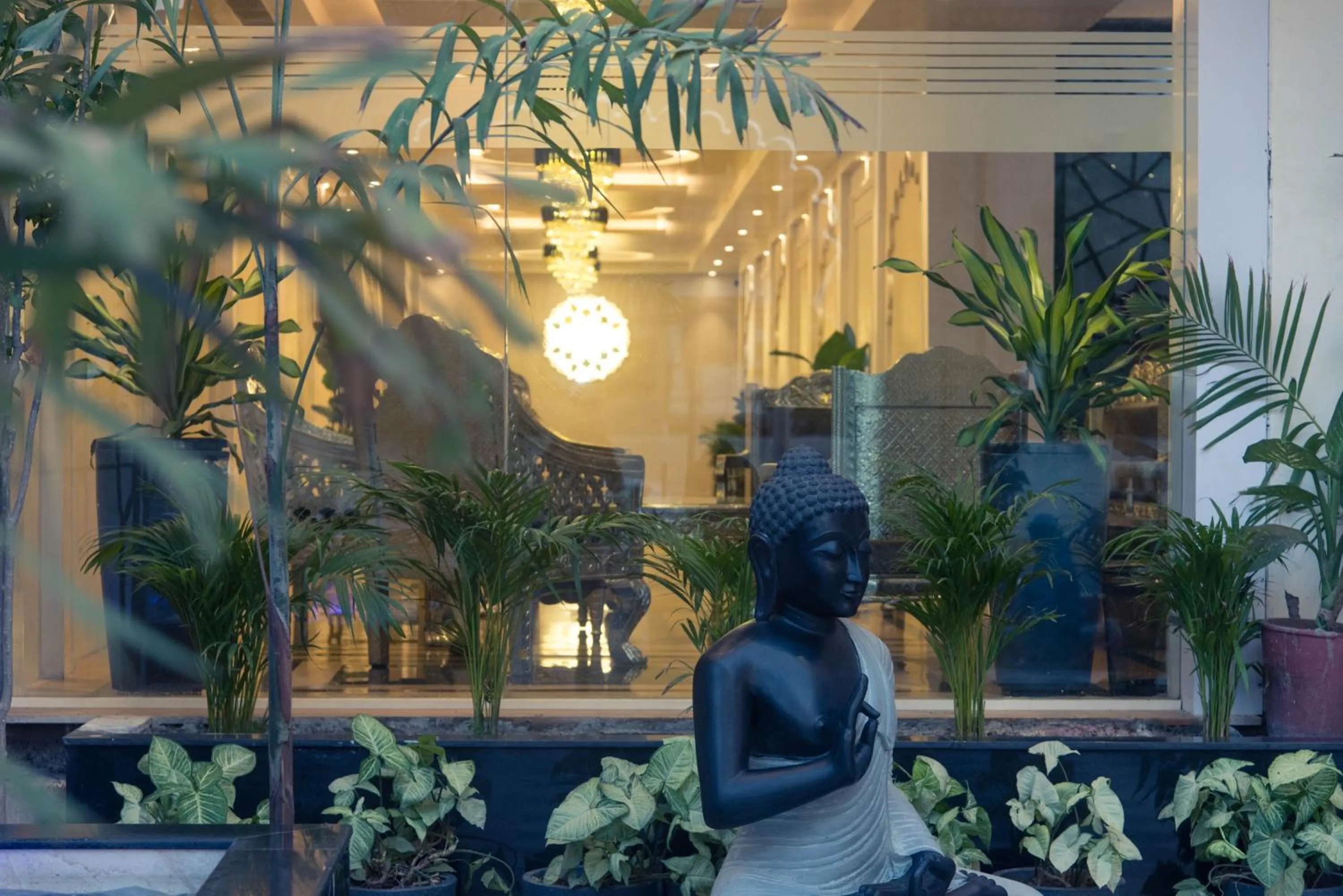 Facade/entrance in Raghu Mahal Hotel