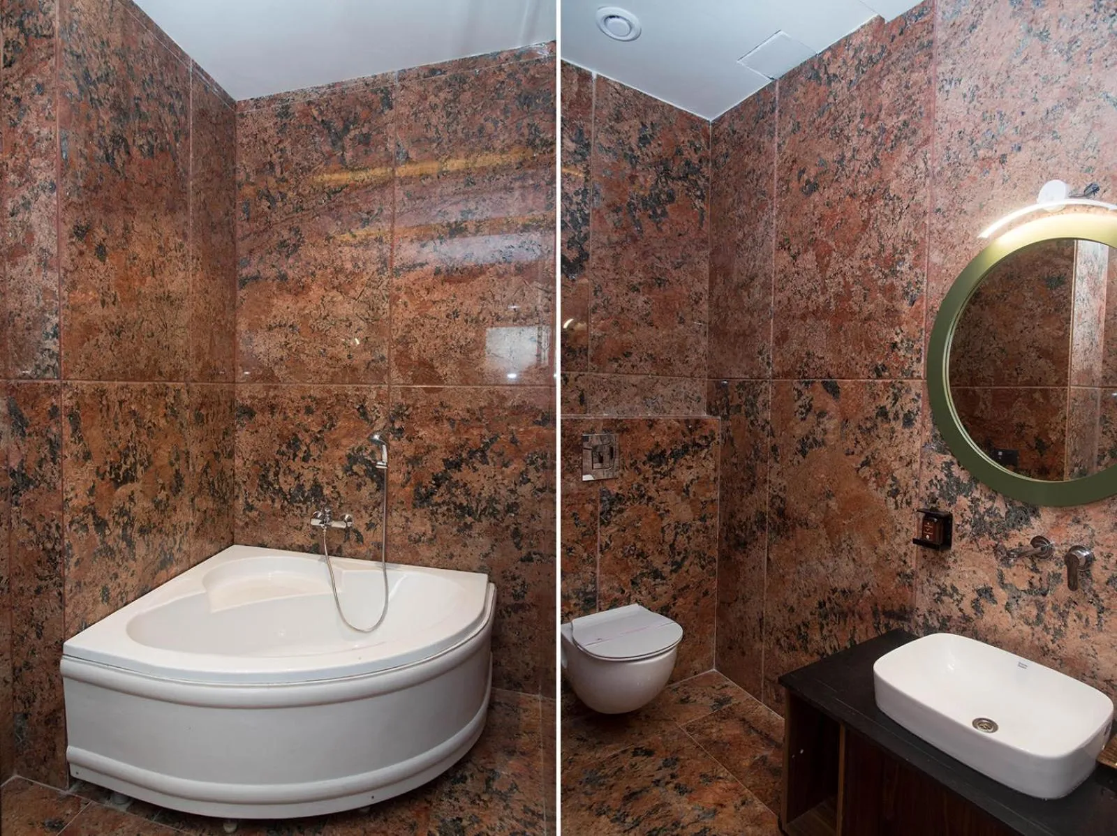 Bathroom in Raghu Mahal Hotel