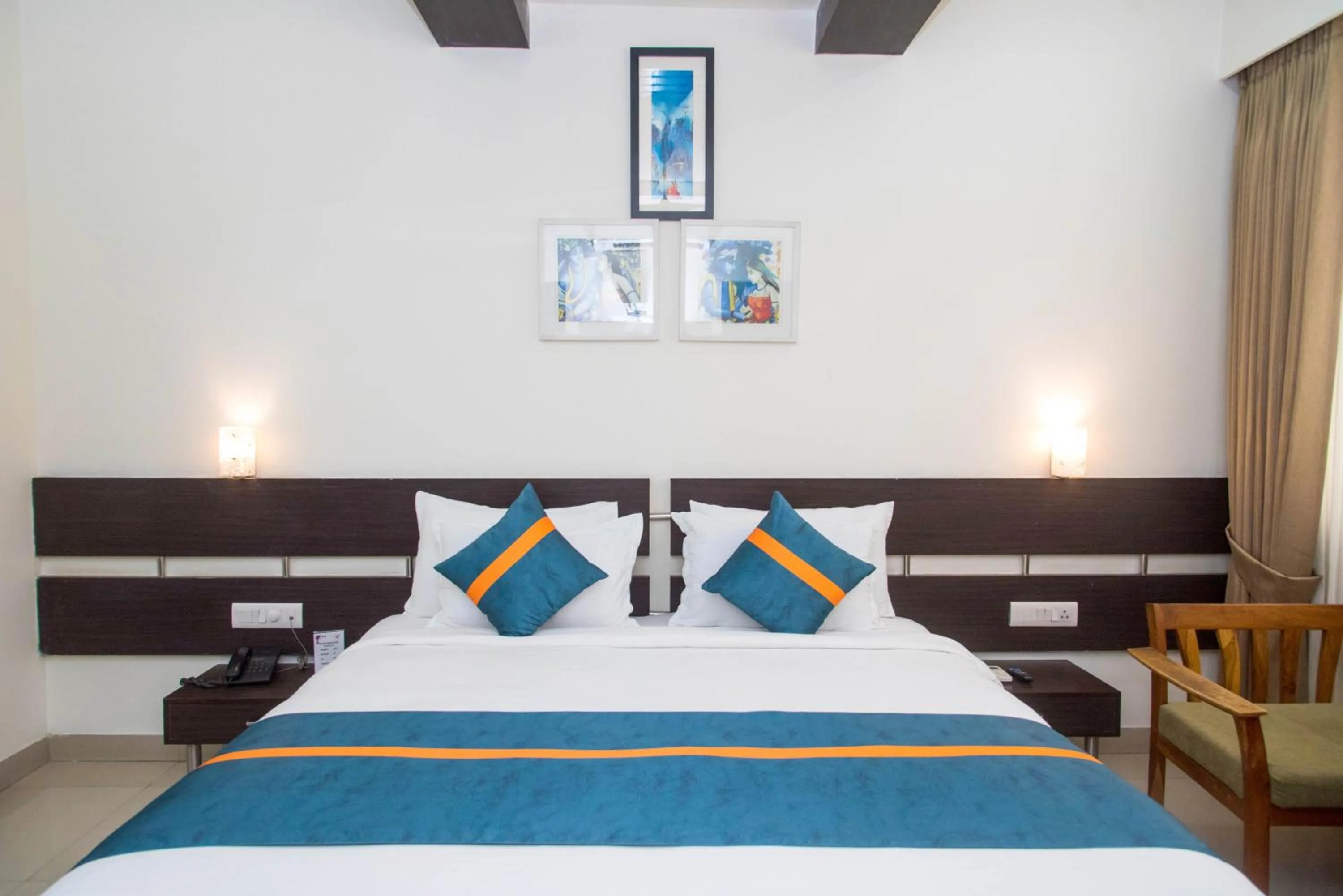 Bedroom, Bed in Raghu Mahal Hotel