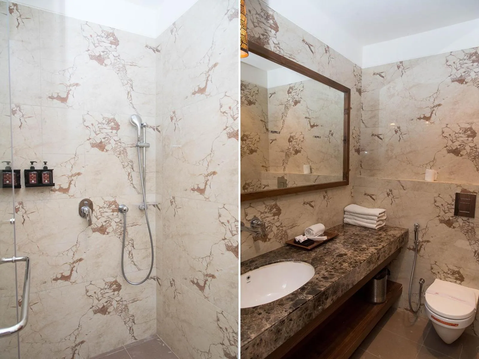 Bathroom in Raghu Mahal Hotel