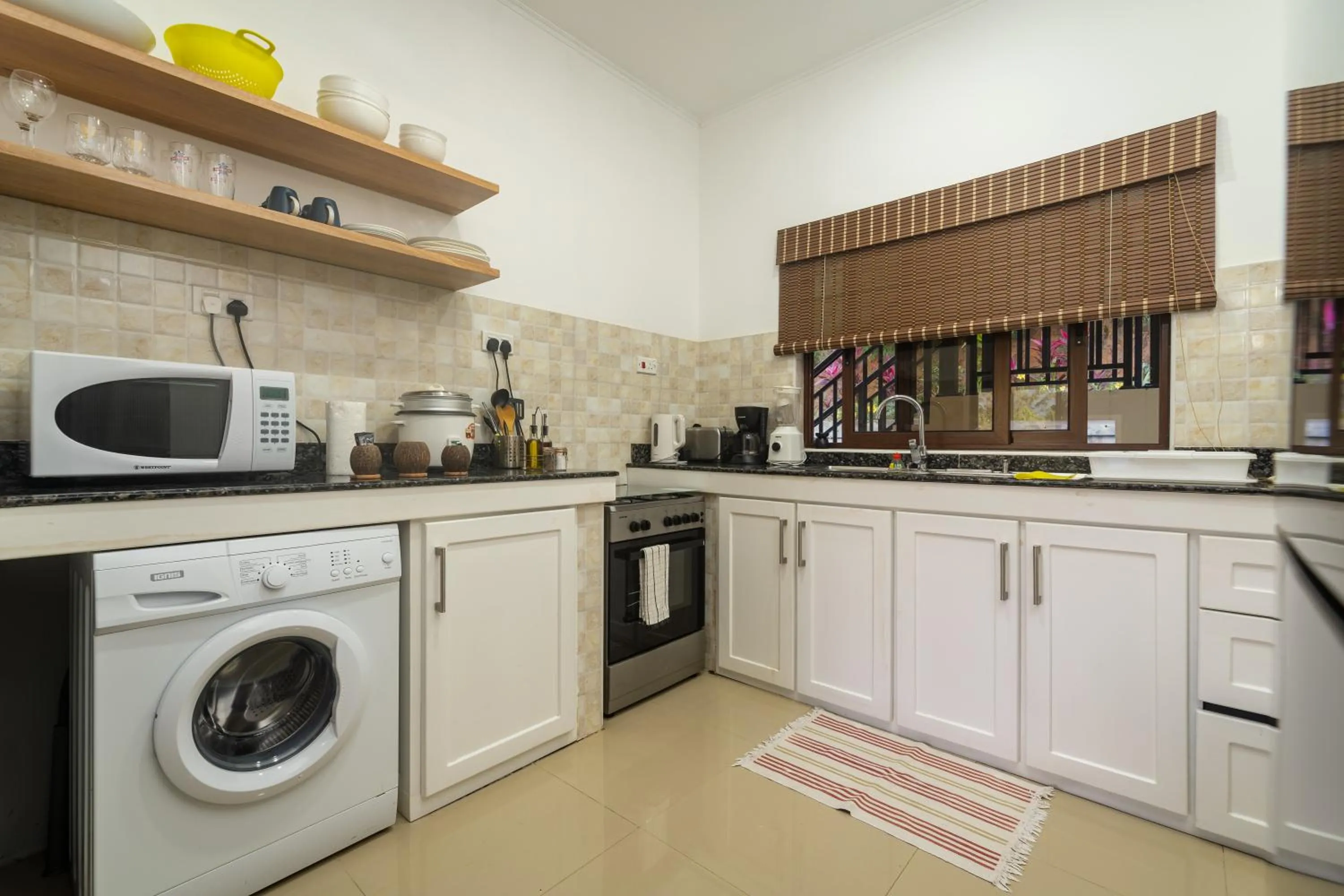 Kitchen or kitchenette in Kanasuk Self catering Apartments