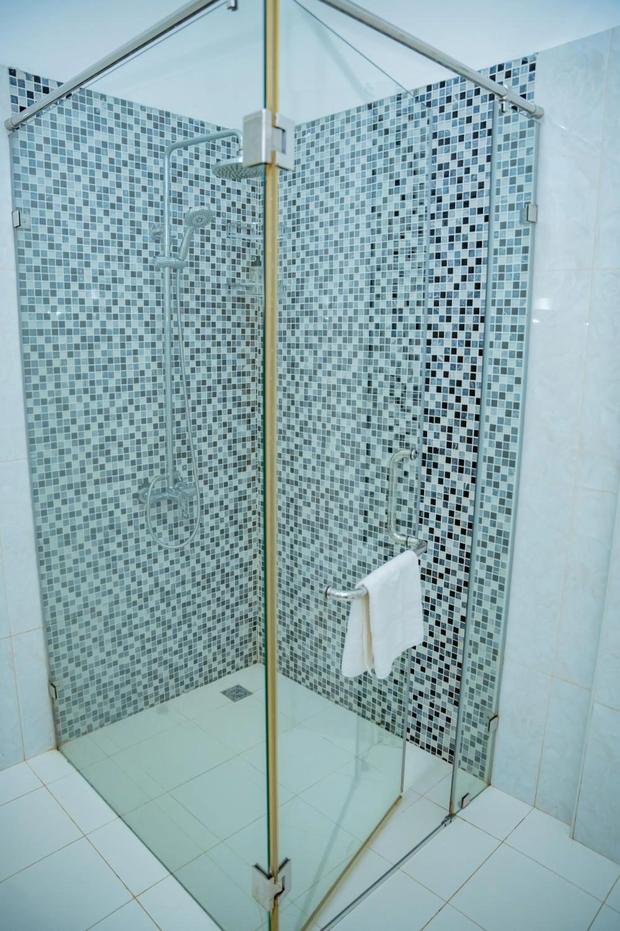 Shower in Kanasuk Self catering Apartments