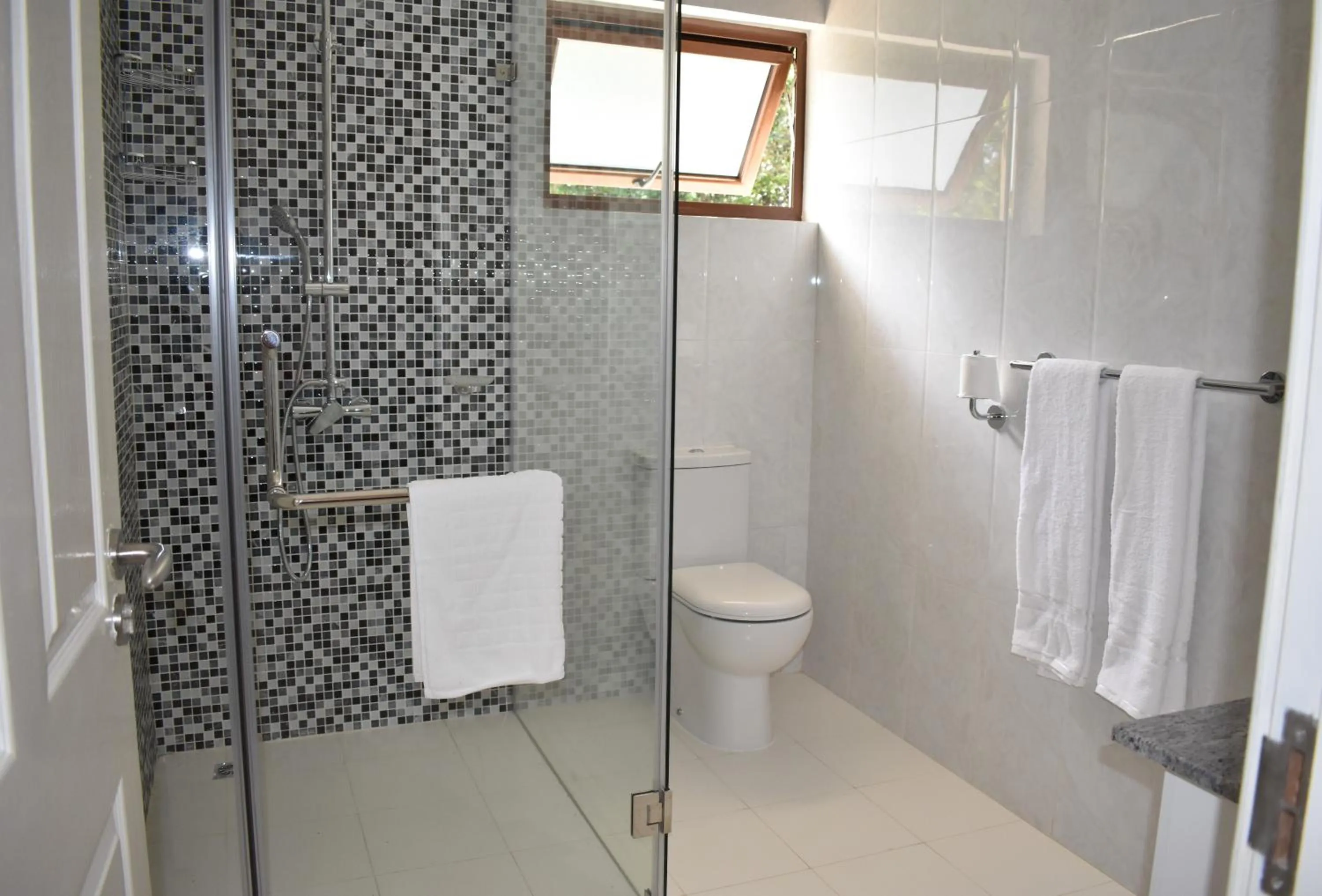 Bathroom in Kanasuk Self catering Apartments