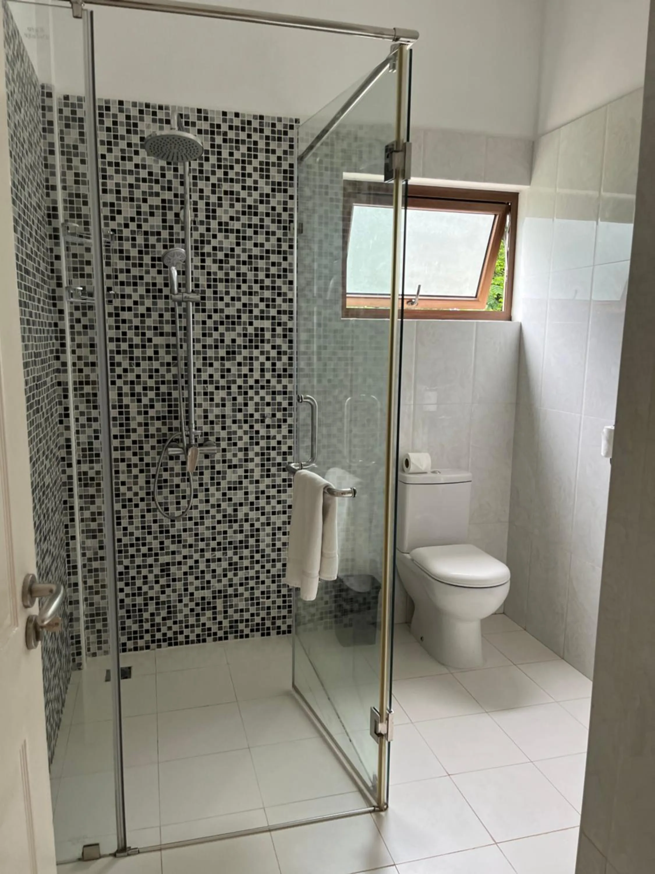 Bathroom in Kanasuk Self catering Apartments