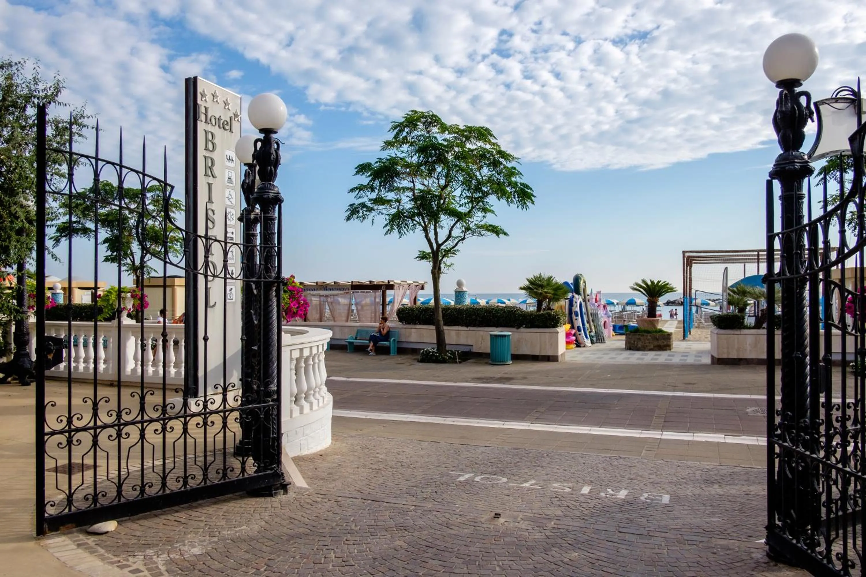 Property building in Hotel Bristol