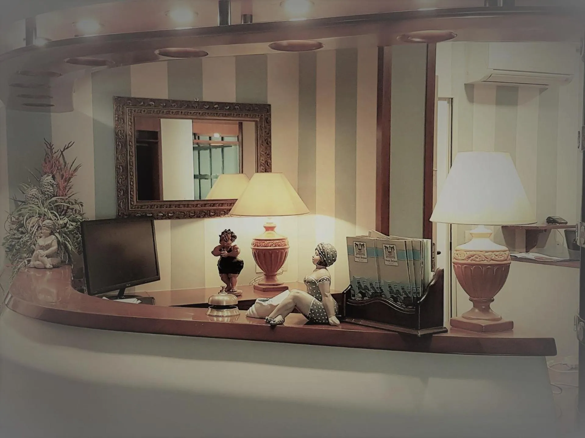 Lobby or reception in Hotel Bristol