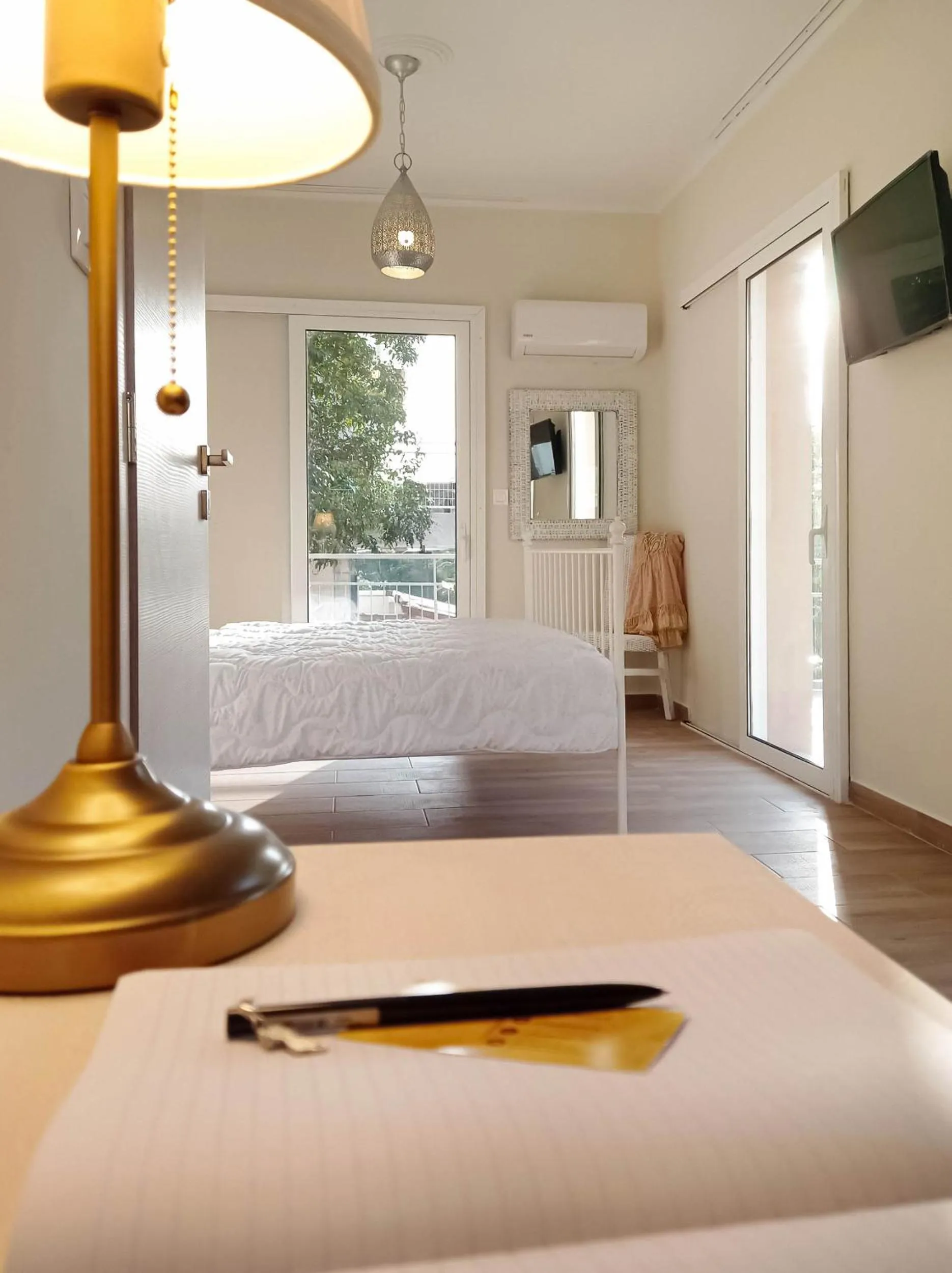 Bed in Lilly Apartments