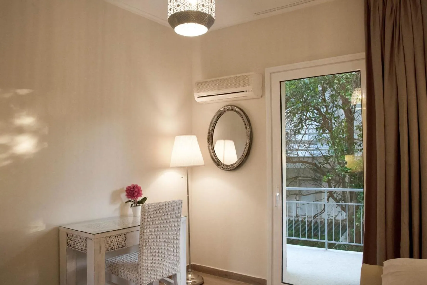 Decorative detail in Lilly Apartments