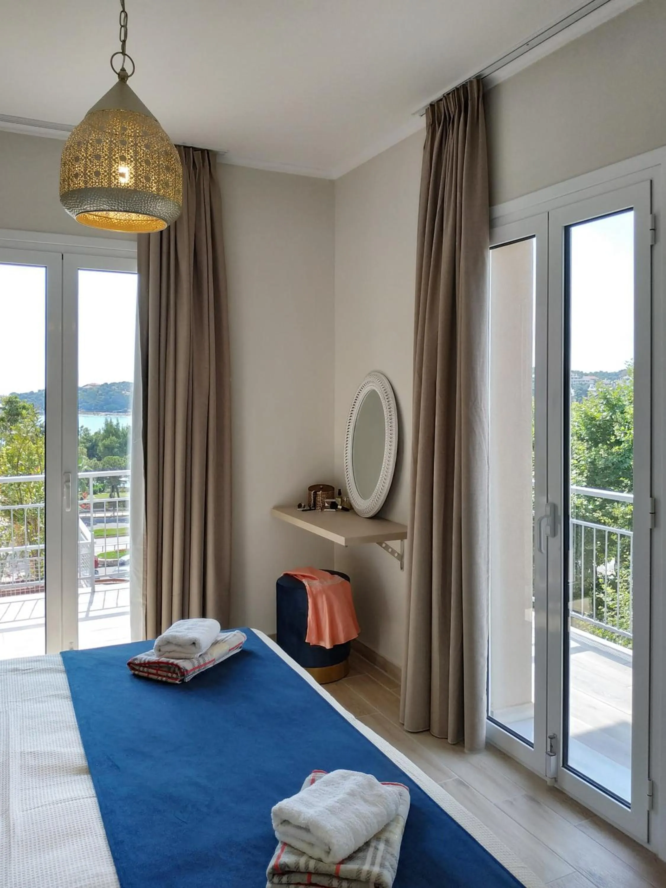 Photo of the whole room, Bed in Lilly Apartments