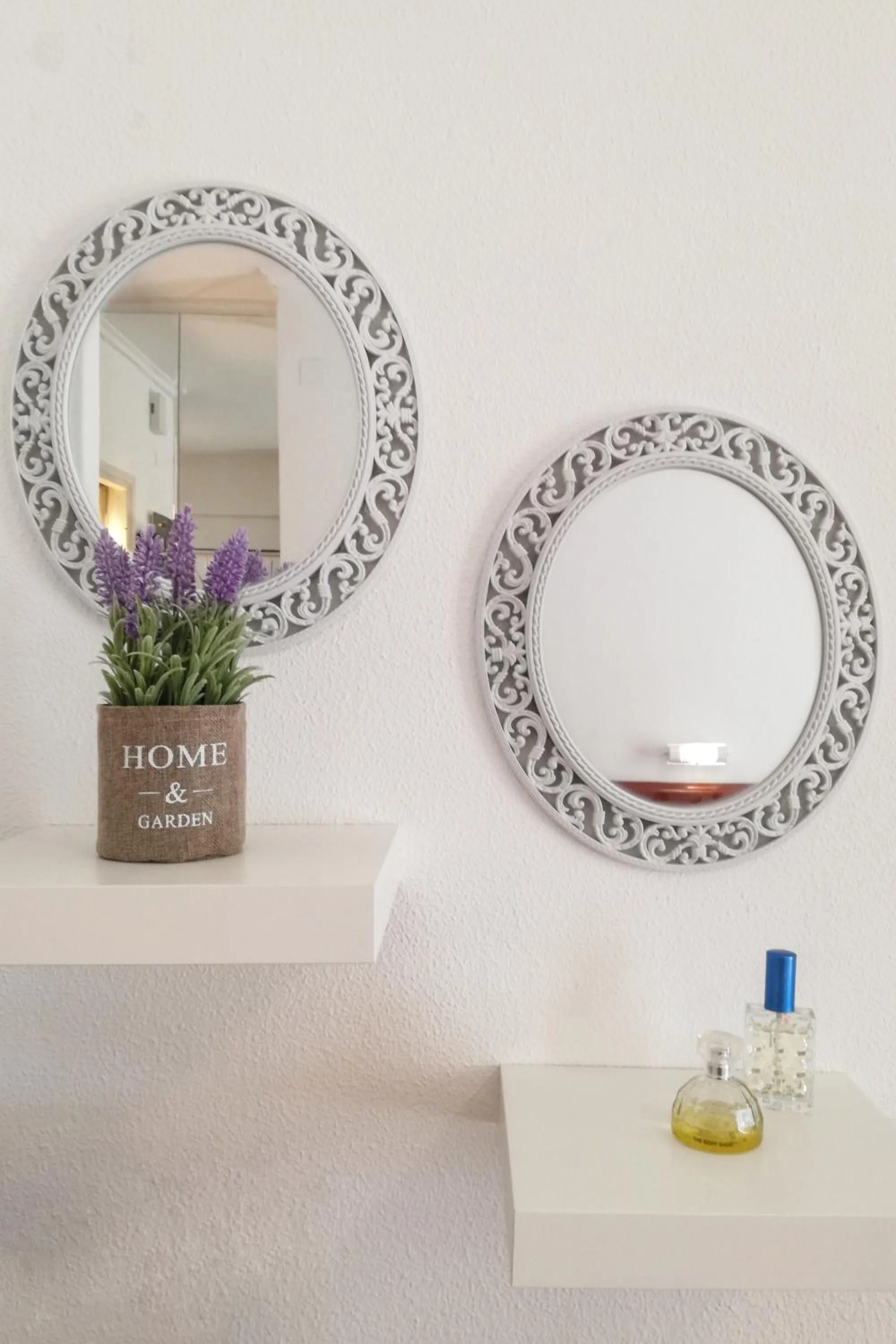 Decorative detail in Lilly Apartments