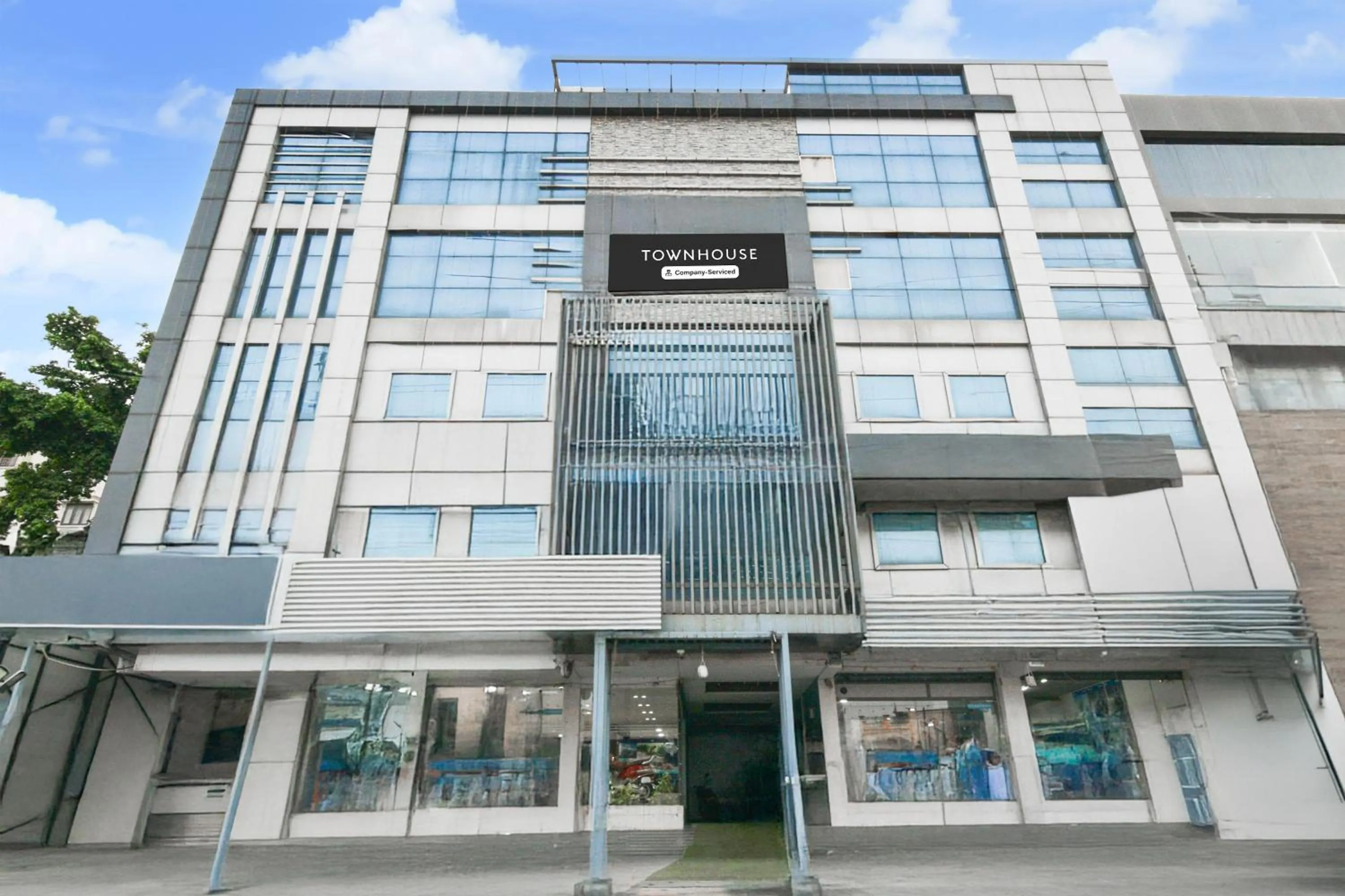 Facade/entrance in Super Townhouse Vanasthalipuram Formerly Hotel Surabhi