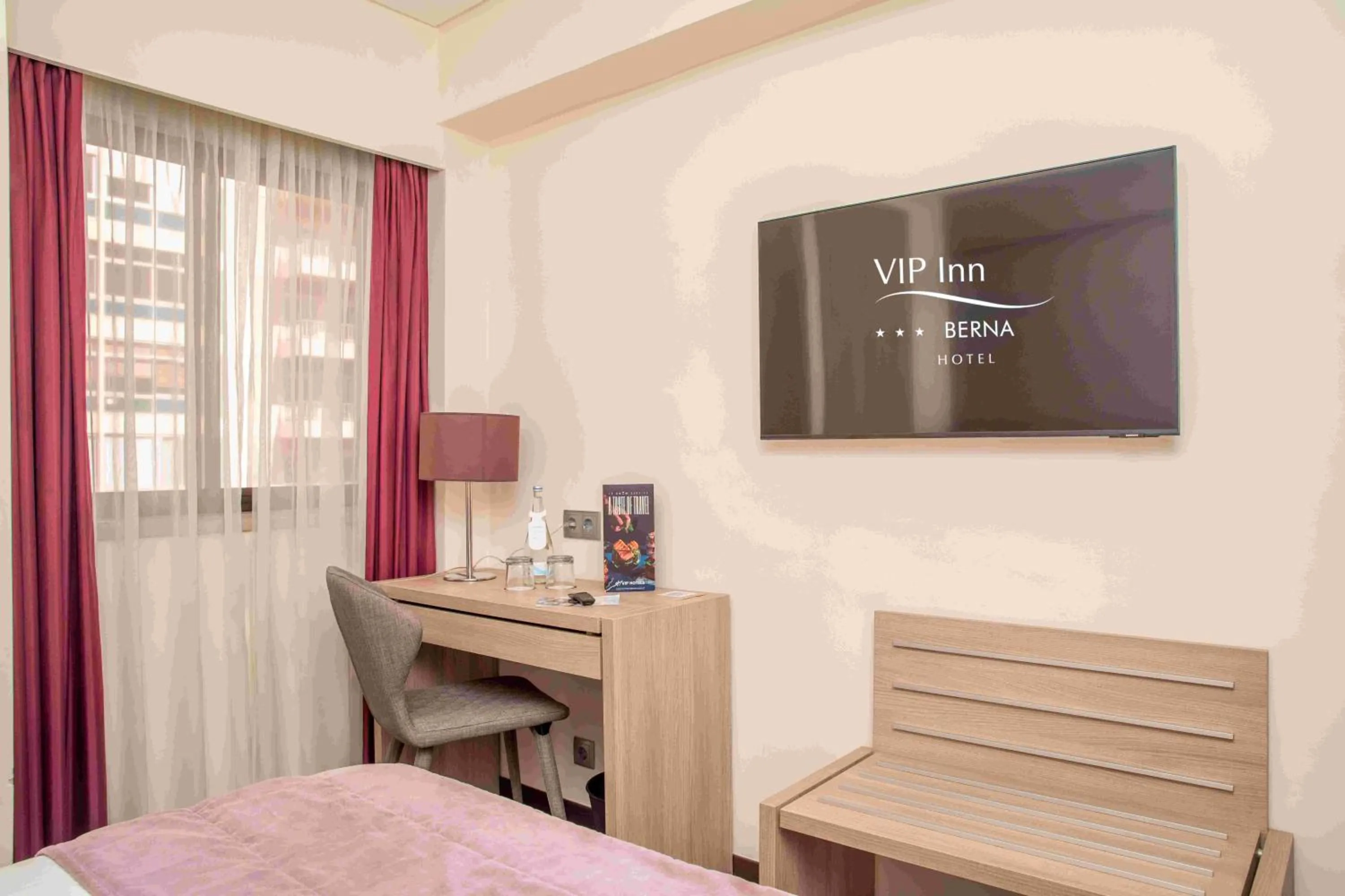 Bedroom, Bed in VIP Inn Berna Hotel