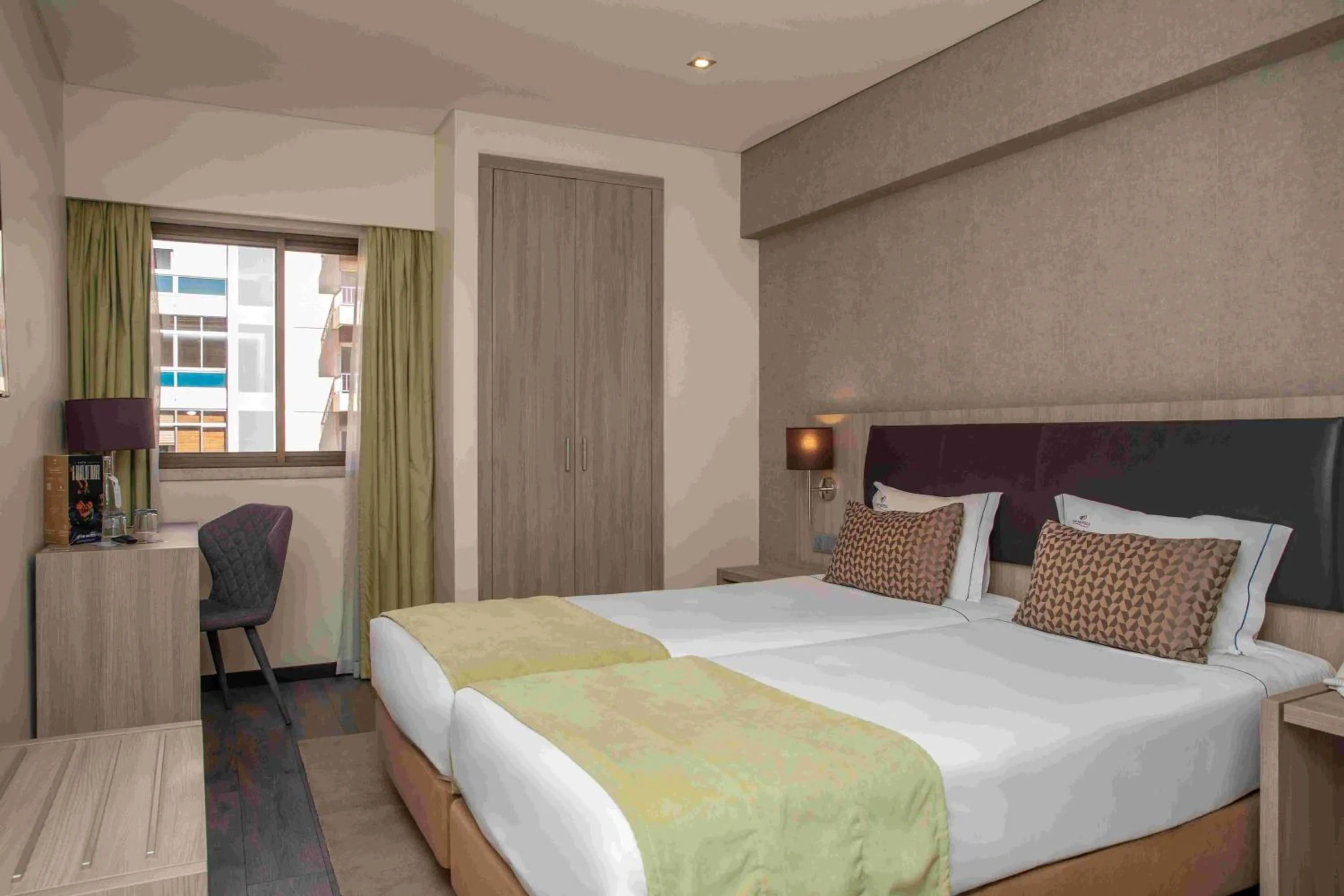 Bedroom, Bed in VIP Inn Berna Hotel