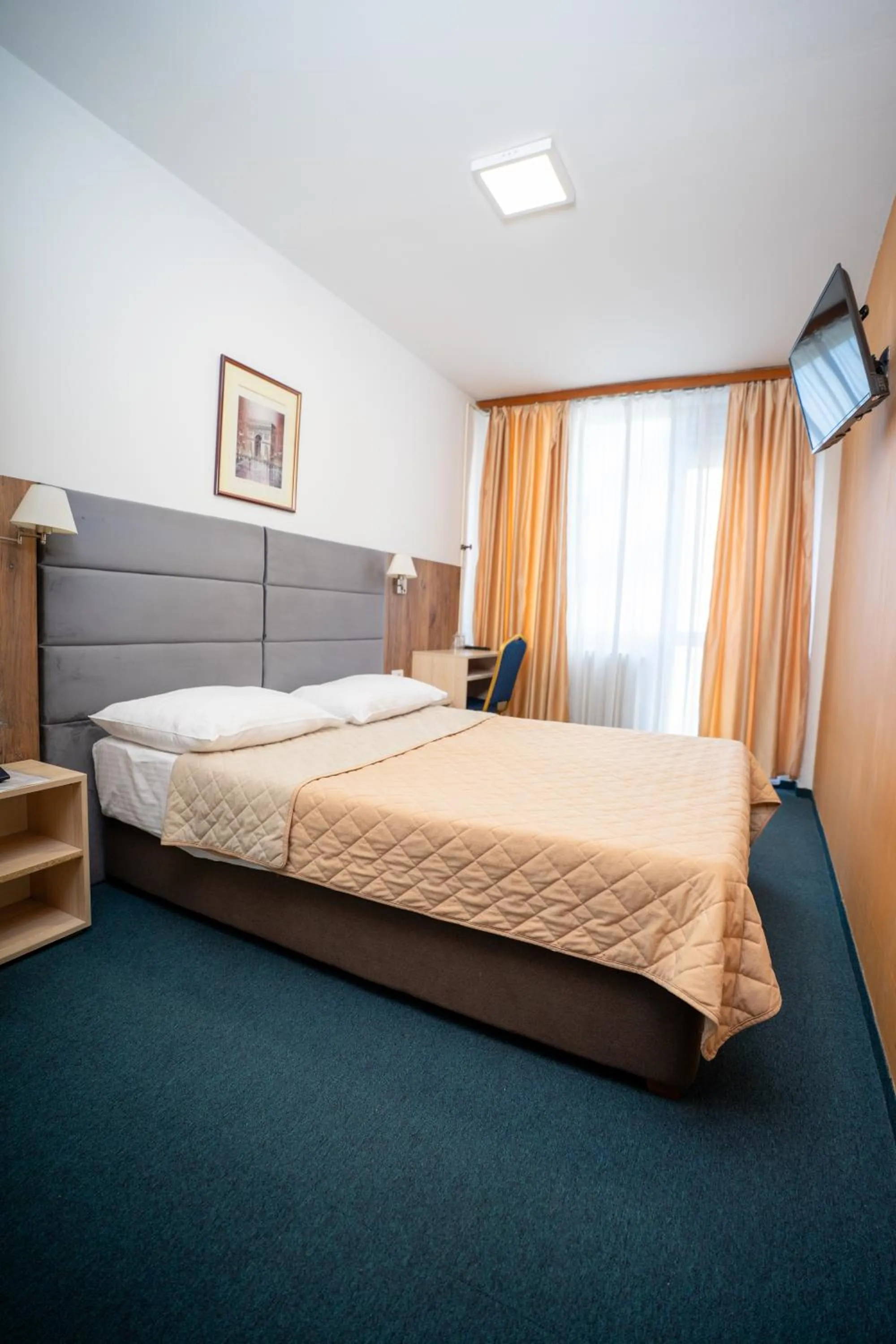 Photo of the whole room, Bed in Hotel Slavija