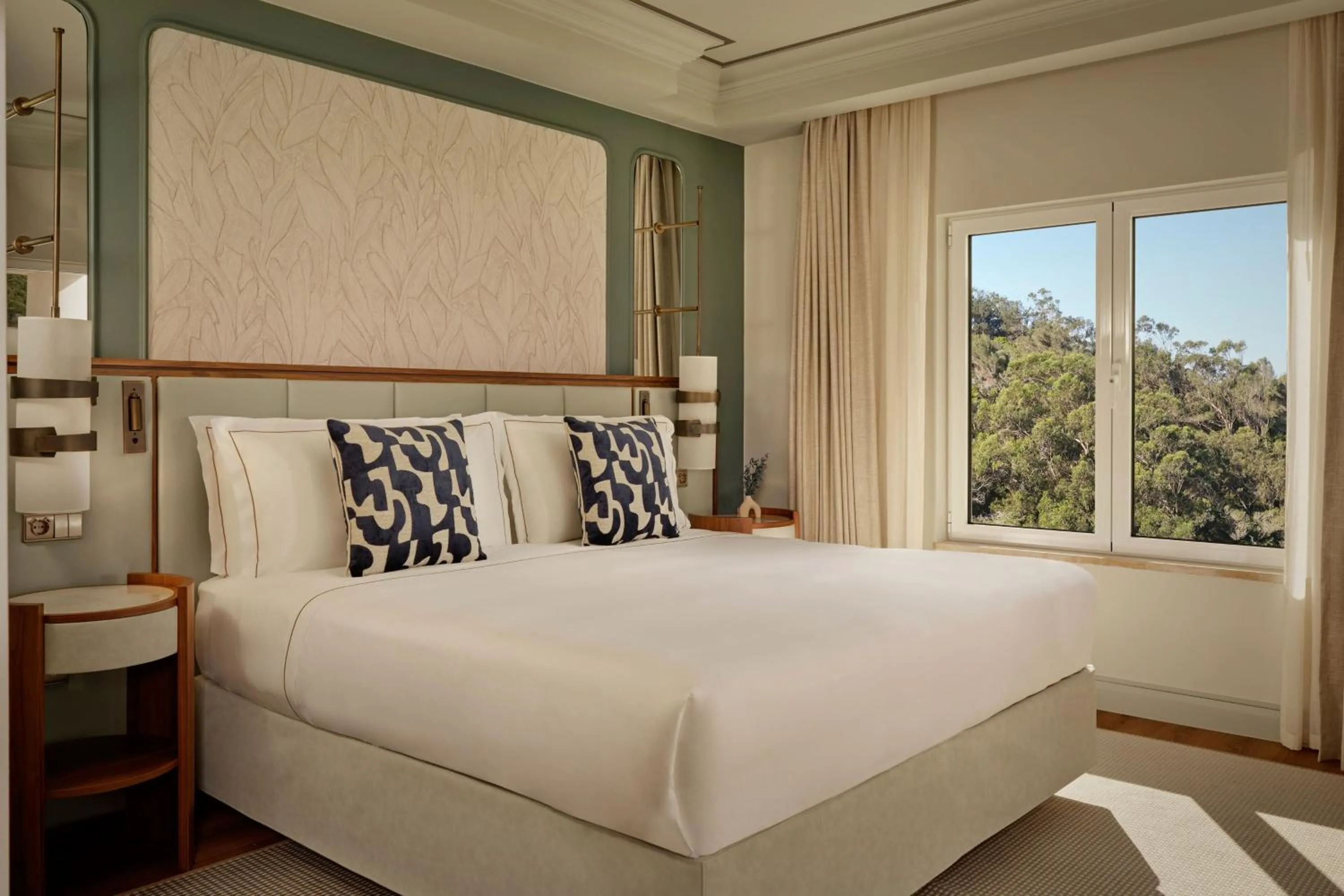 Photo of the whole room, Bed in Penha Longa Resort