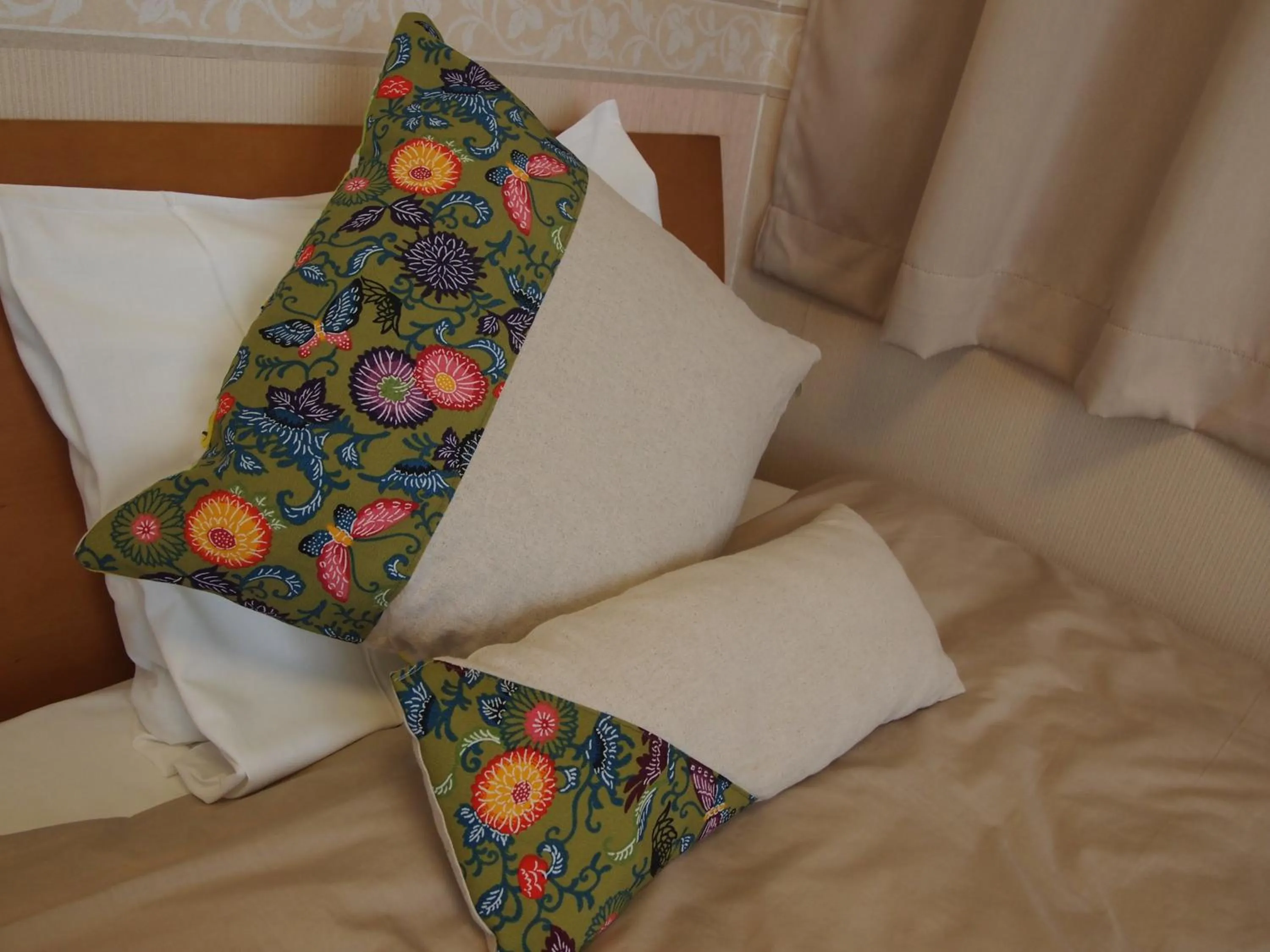 Decorative detail, Bed in Ishigakijima Hotel Olive