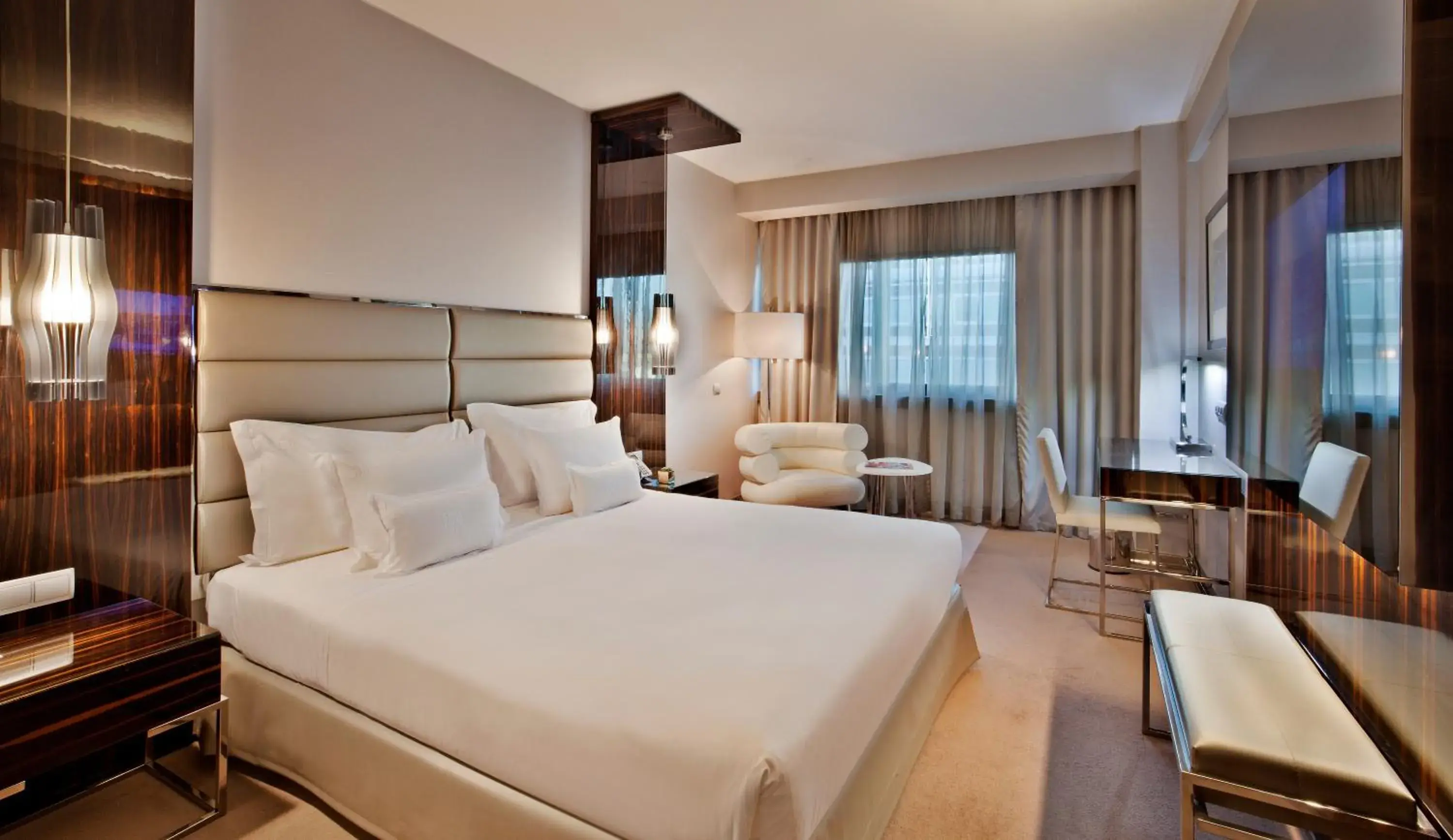 Premier Deluxe Double Room in Altis Grand Hotel Premier Deluxe Double Room in Altis Grand Hotel