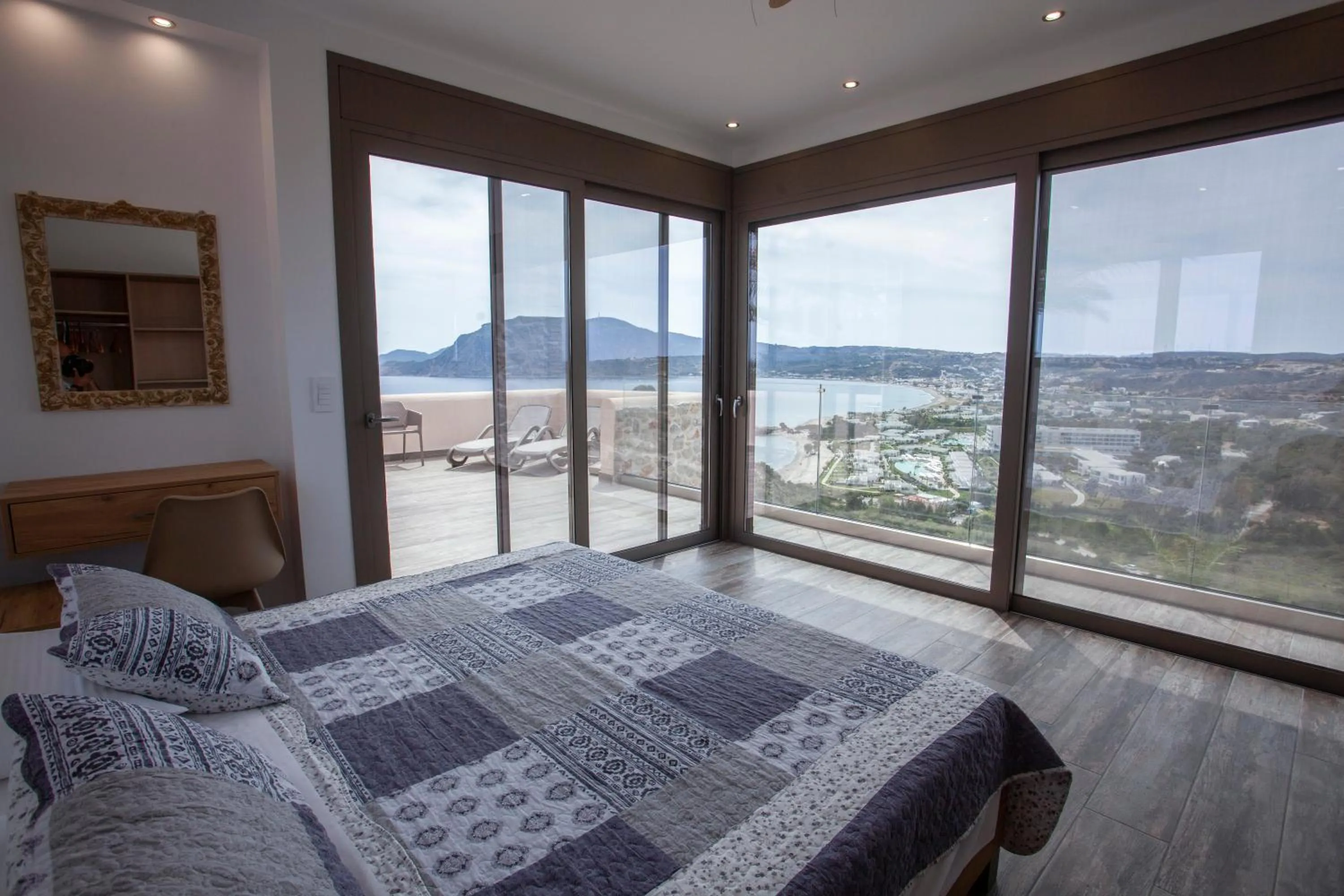 Bed in Panorama Studios